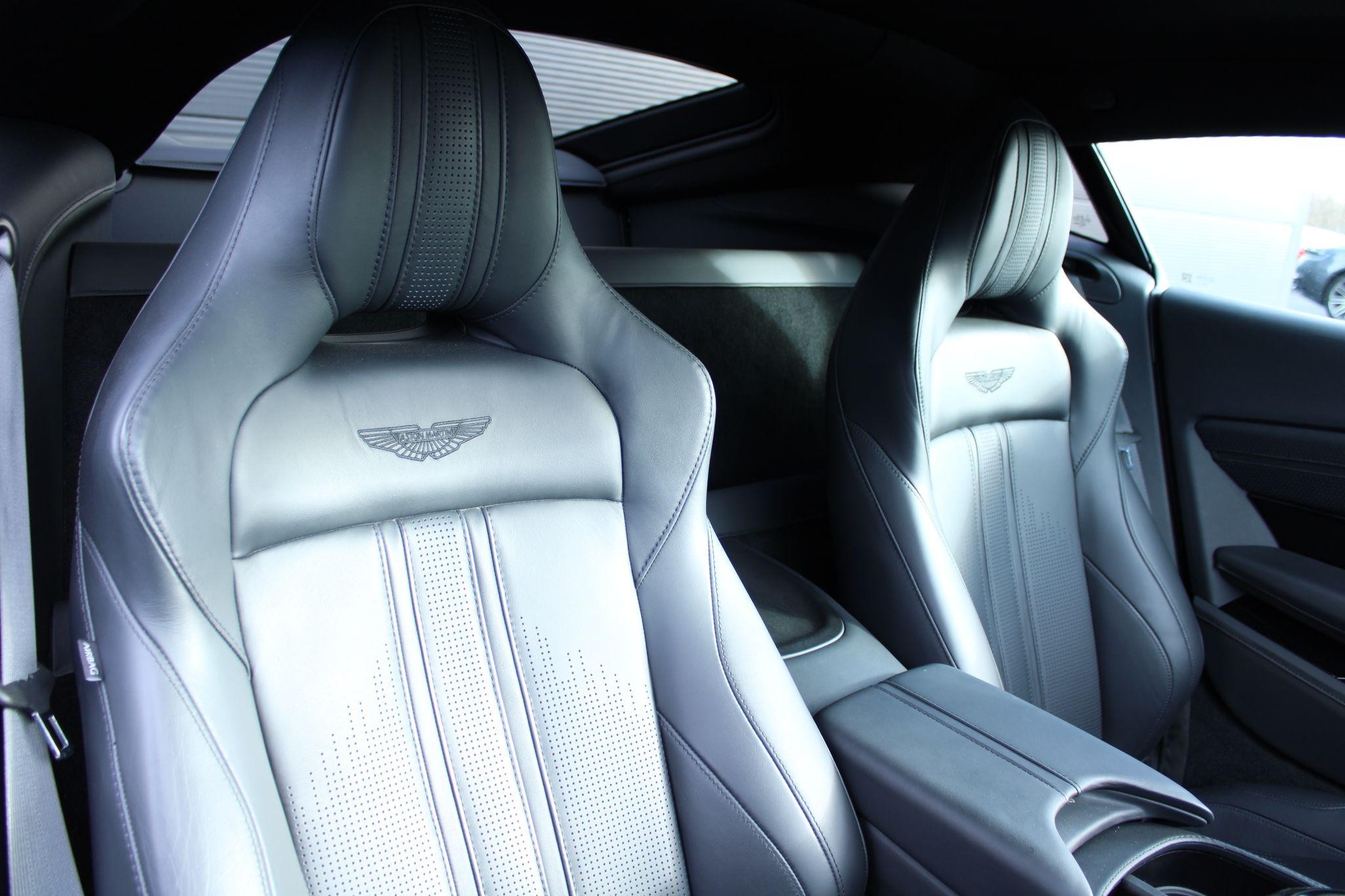 Aston Martin Vantage Image 16