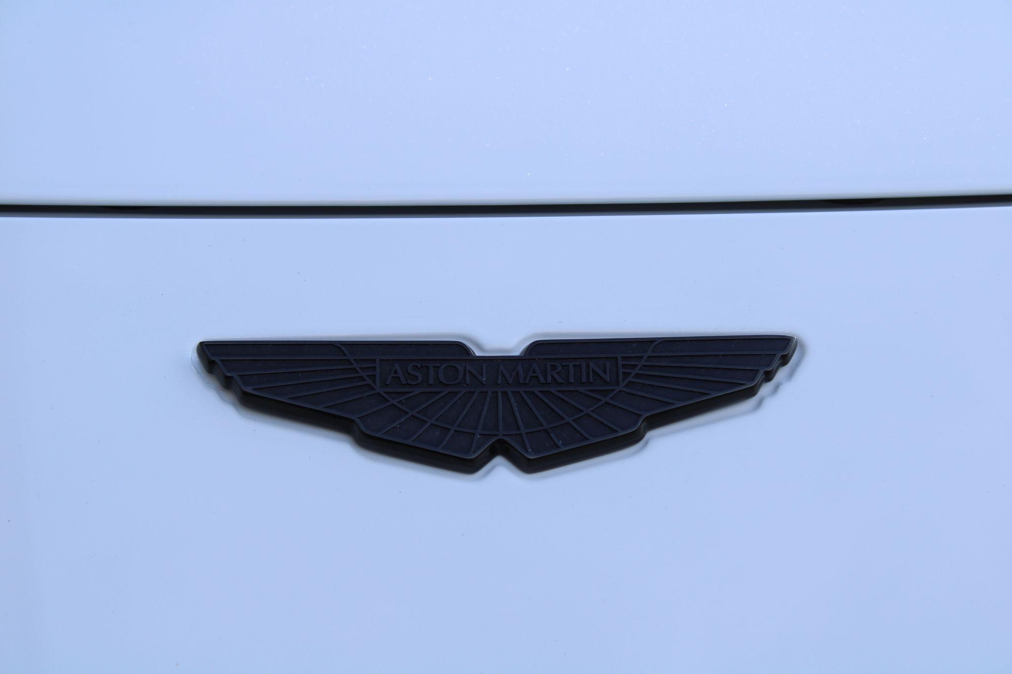 Aston Martin Vantage Image 23