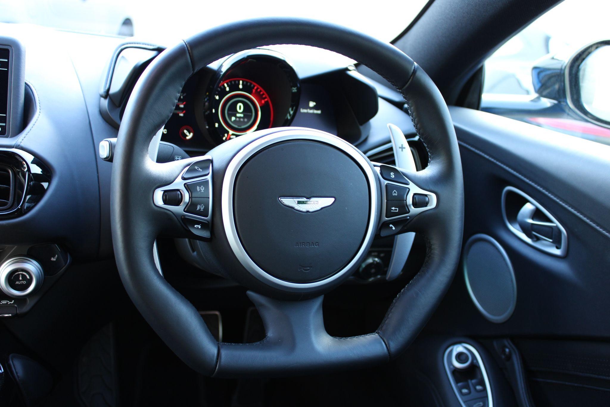 Aston Martin Vantage Image 38