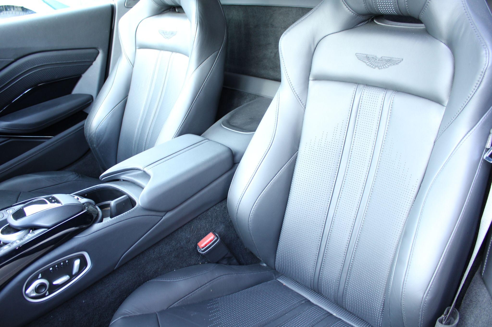 Aston Martin Vantage Image 40