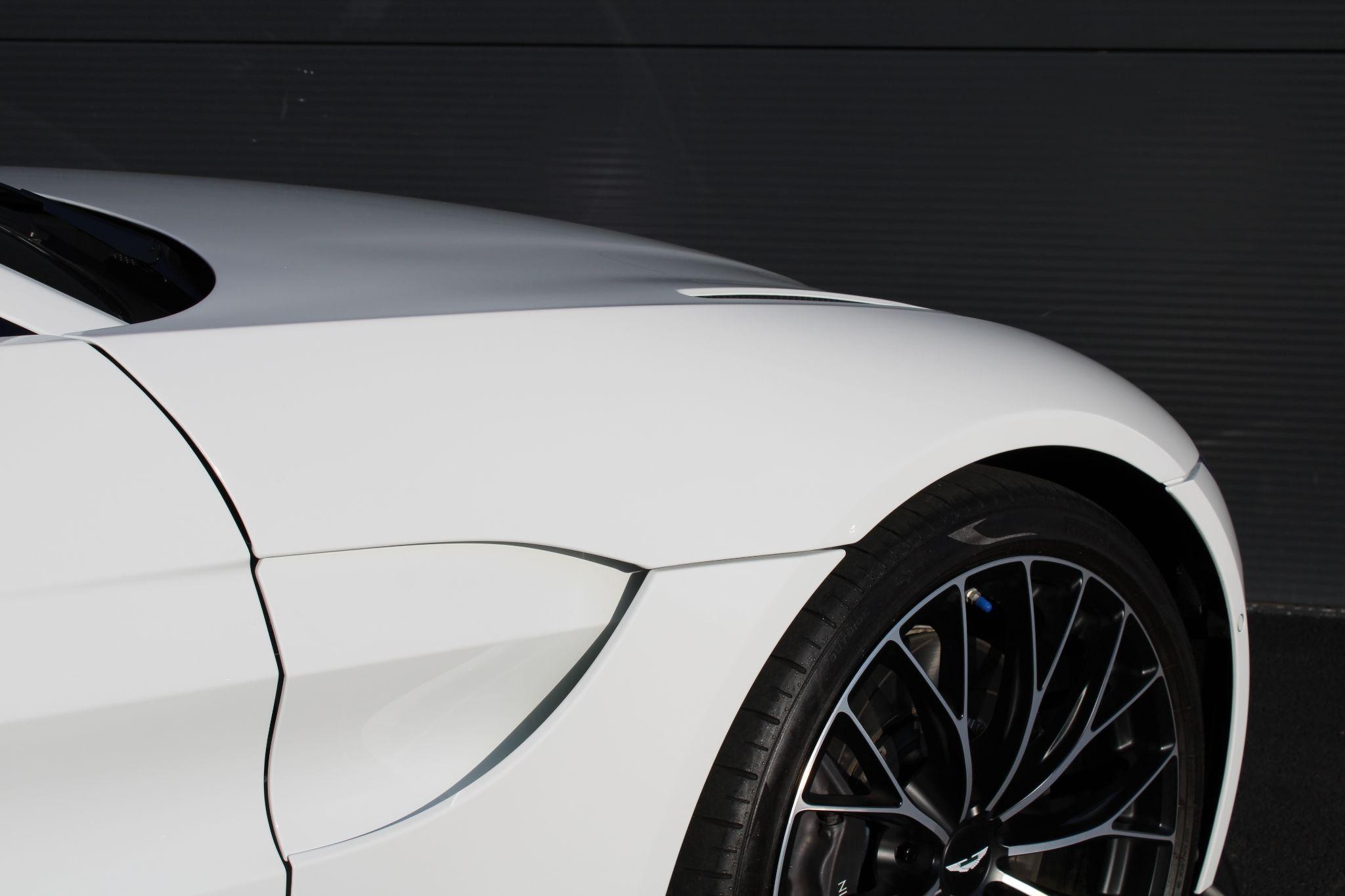 Aston Martin Vantage Image 47