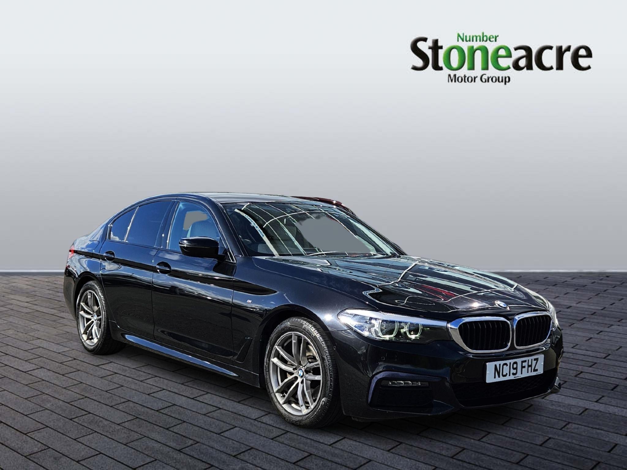 BMW 5 Series Image 1