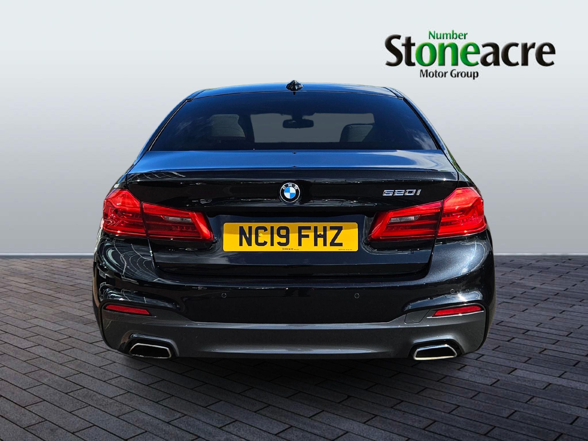 BMW 5 Series Image 4