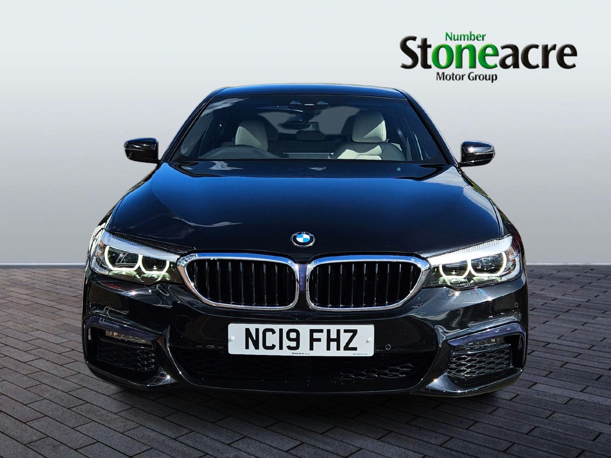 BMW 5 Series Image 8