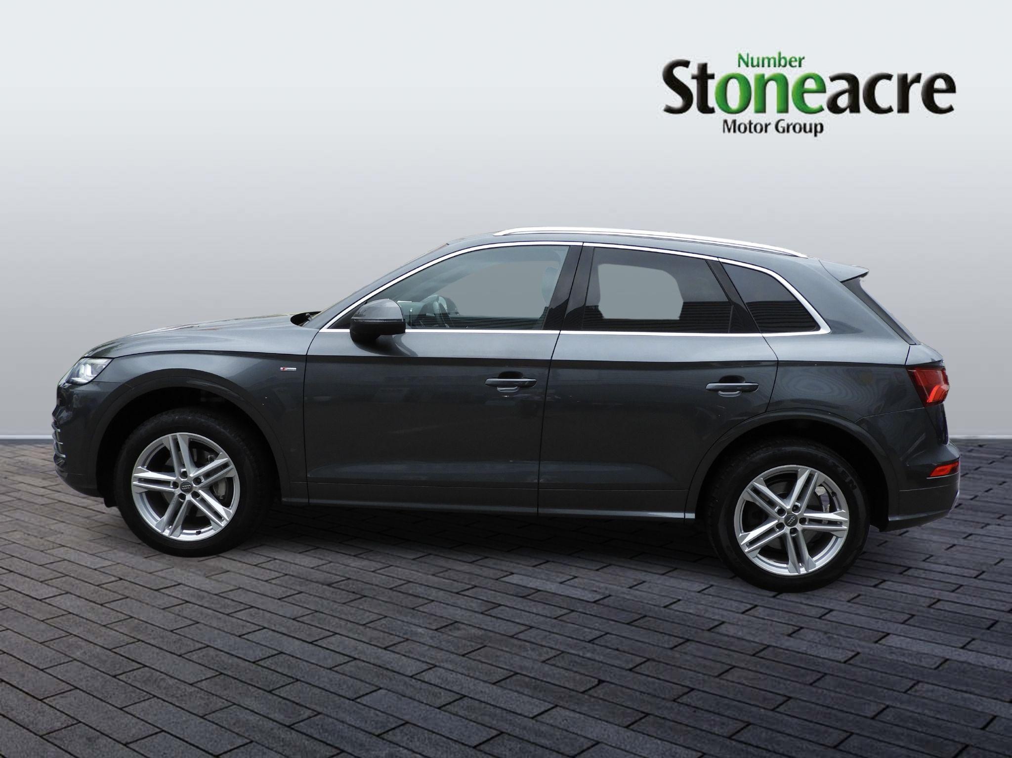 Audi Q5 Image 6