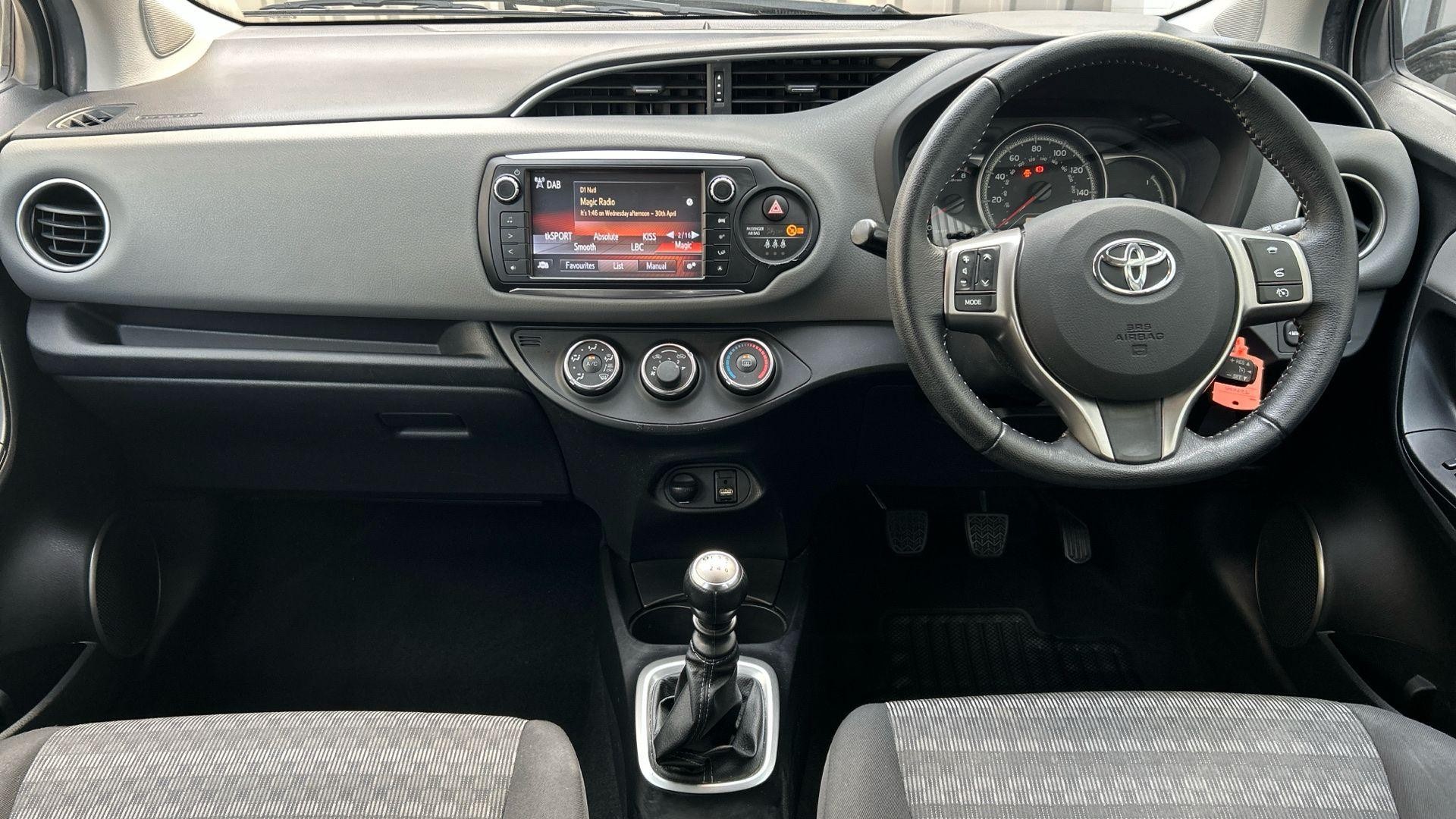 Toyota Yaris Image 11