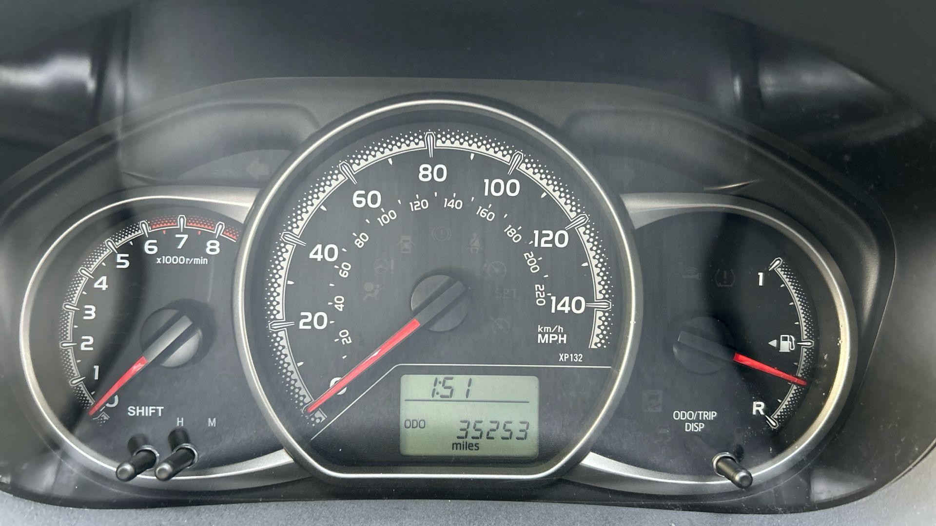 Toyota Yaris Image 15