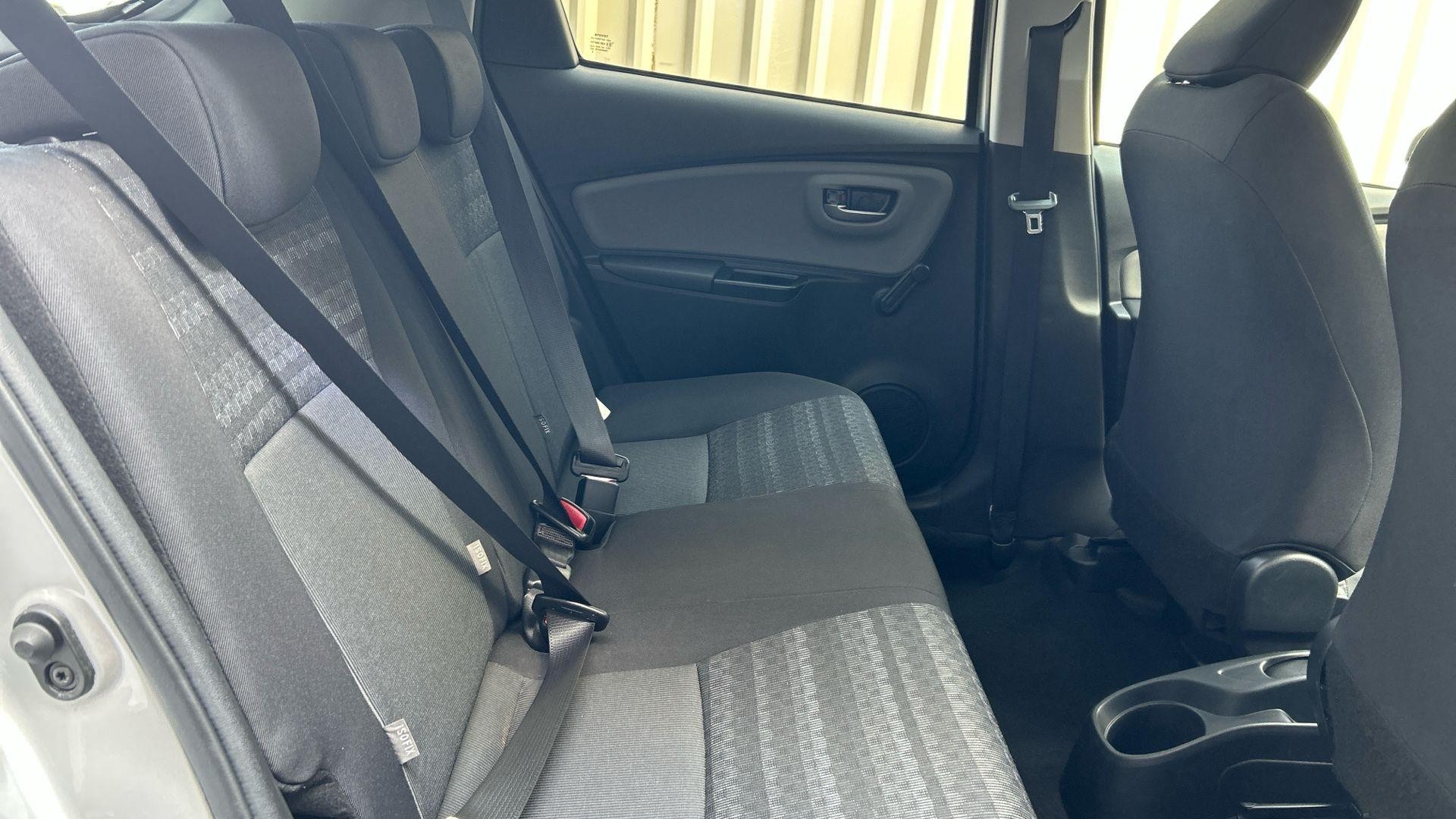 Toyota Yaris Image 18