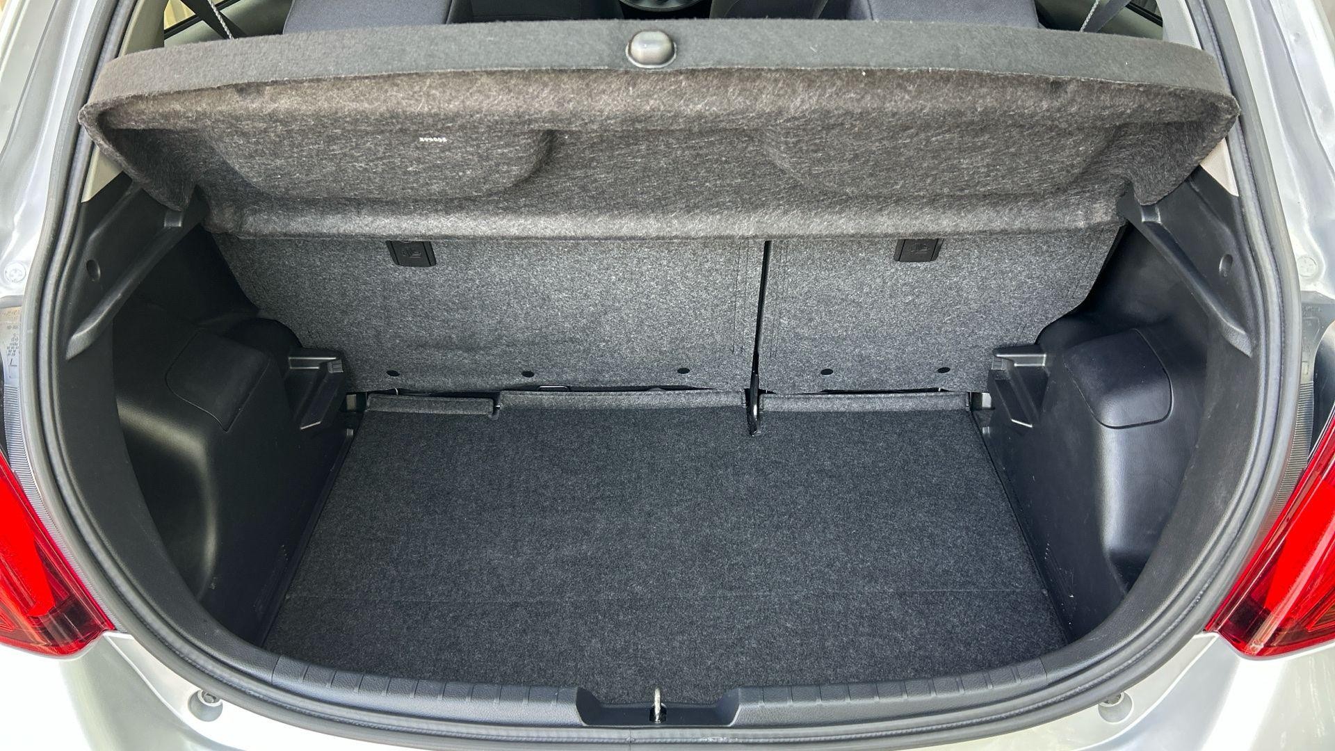 Toyota Yaris Image 20