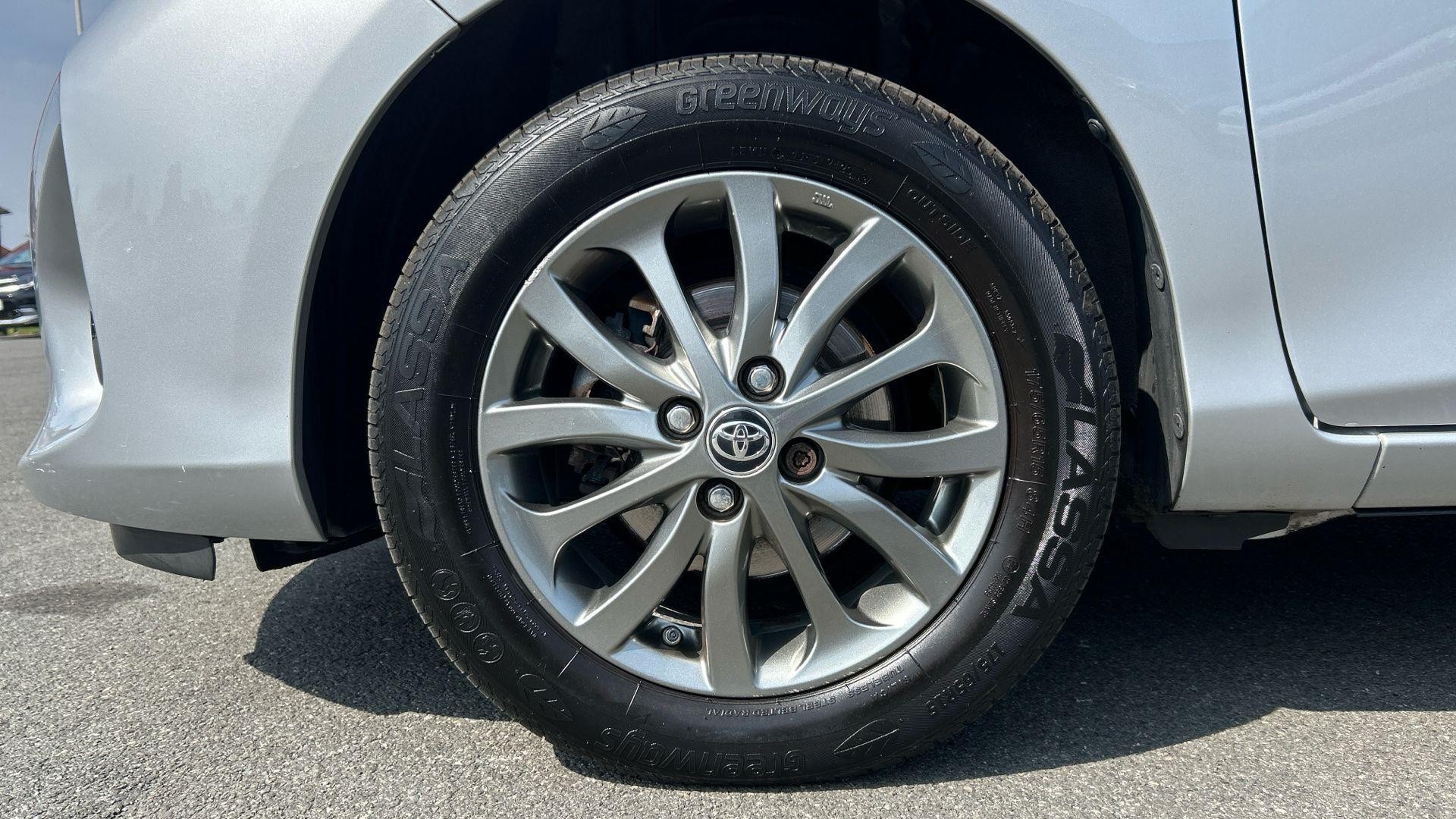 Toyota Yaris Image 21