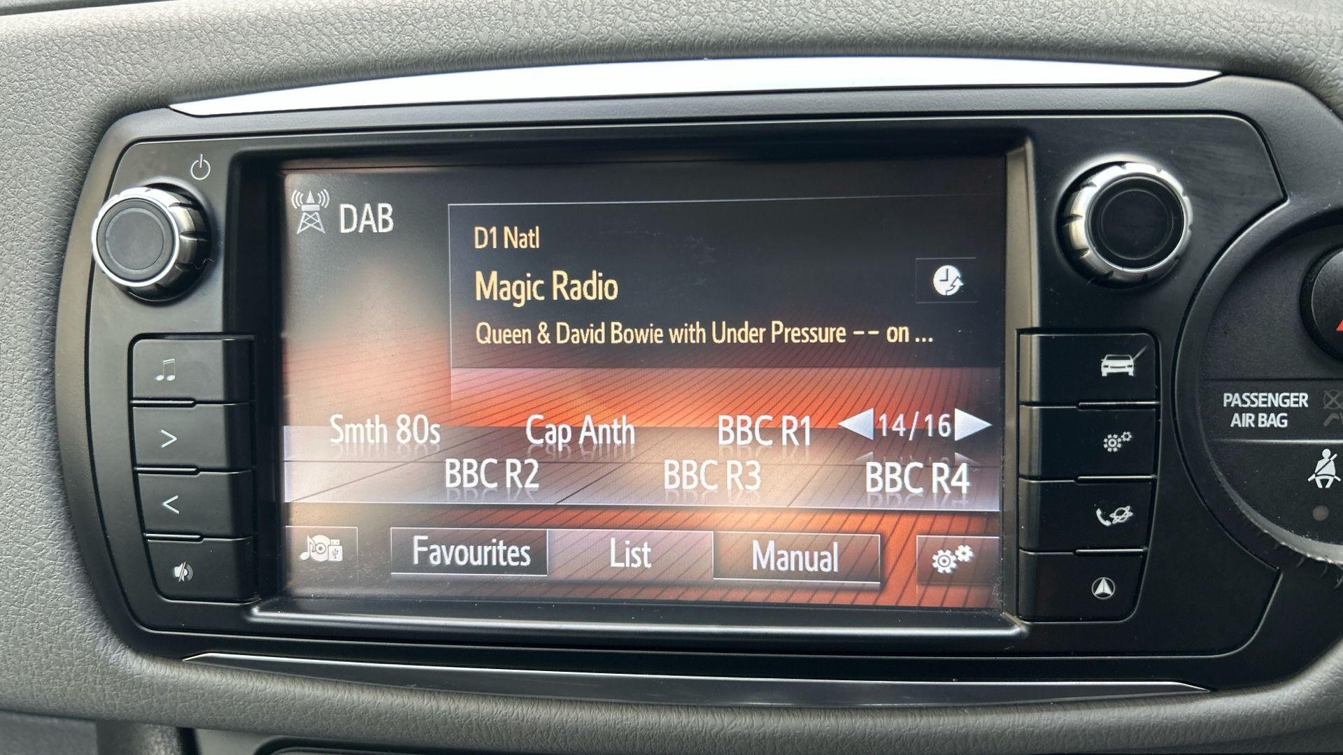 Toyota Yaris Image 25