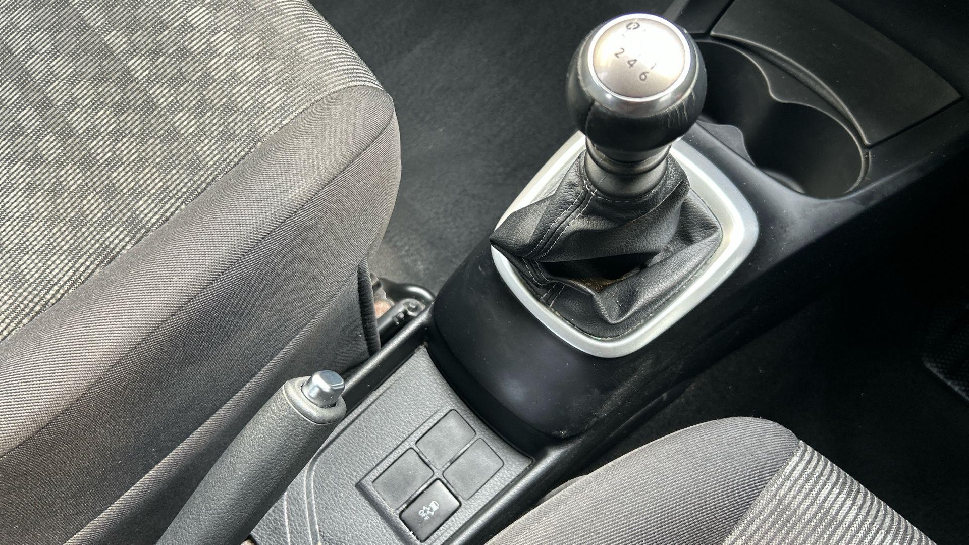 Toyota Yaris Image 34