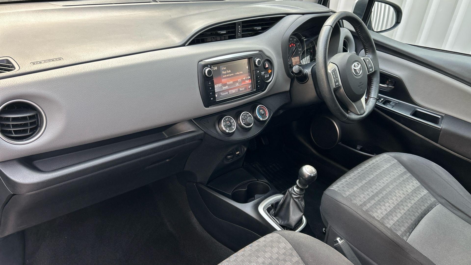 Toyota Yaris Image 40