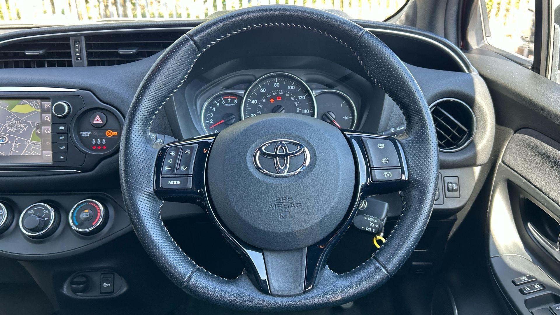 Toyota Yaris Image 14