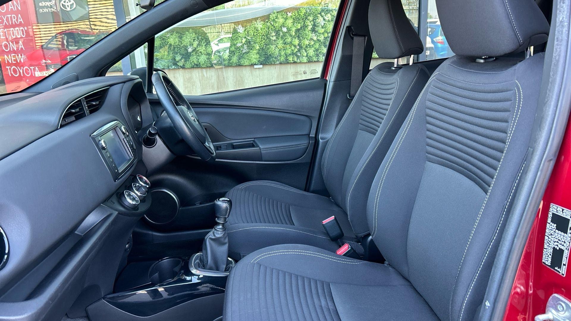 Toyota Yaris Image 16