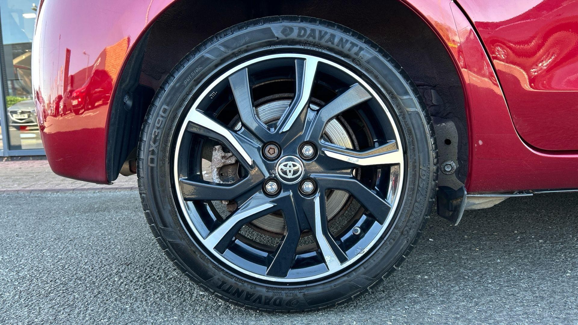Toyota Yaris Image 21