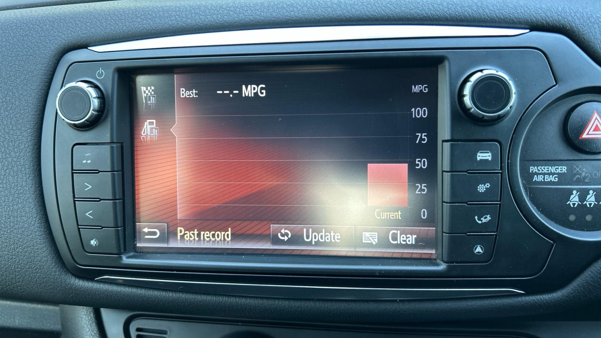 Toyota Yaris Image 34