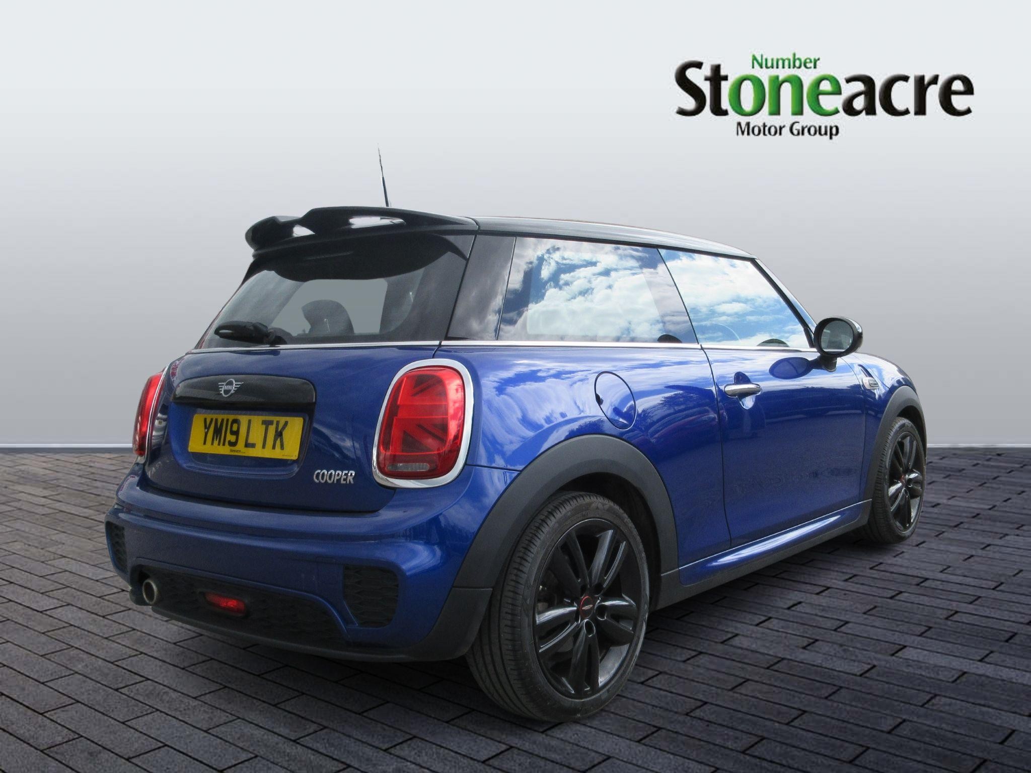 MINI Hatch Image 2