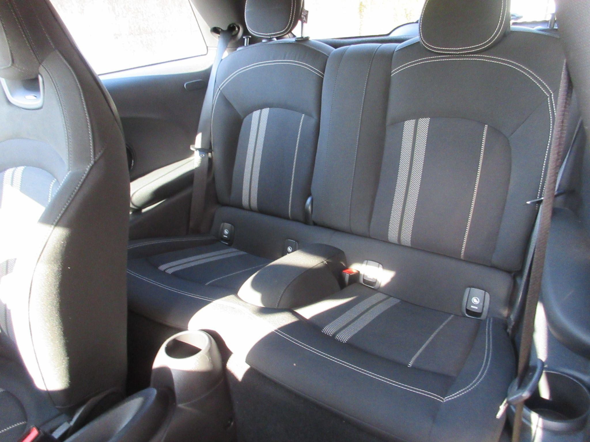 MINI Hatch Image 12