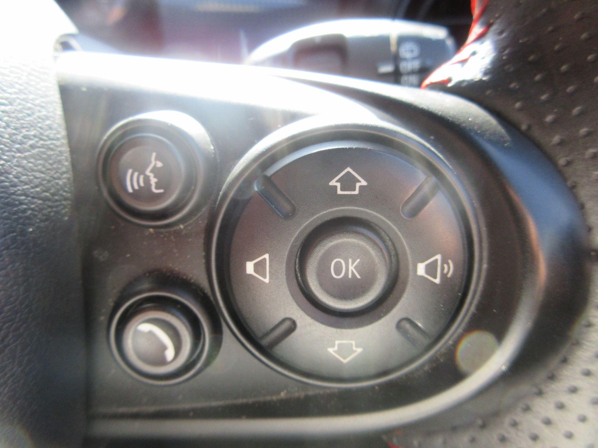 MINI Hatch Image 21