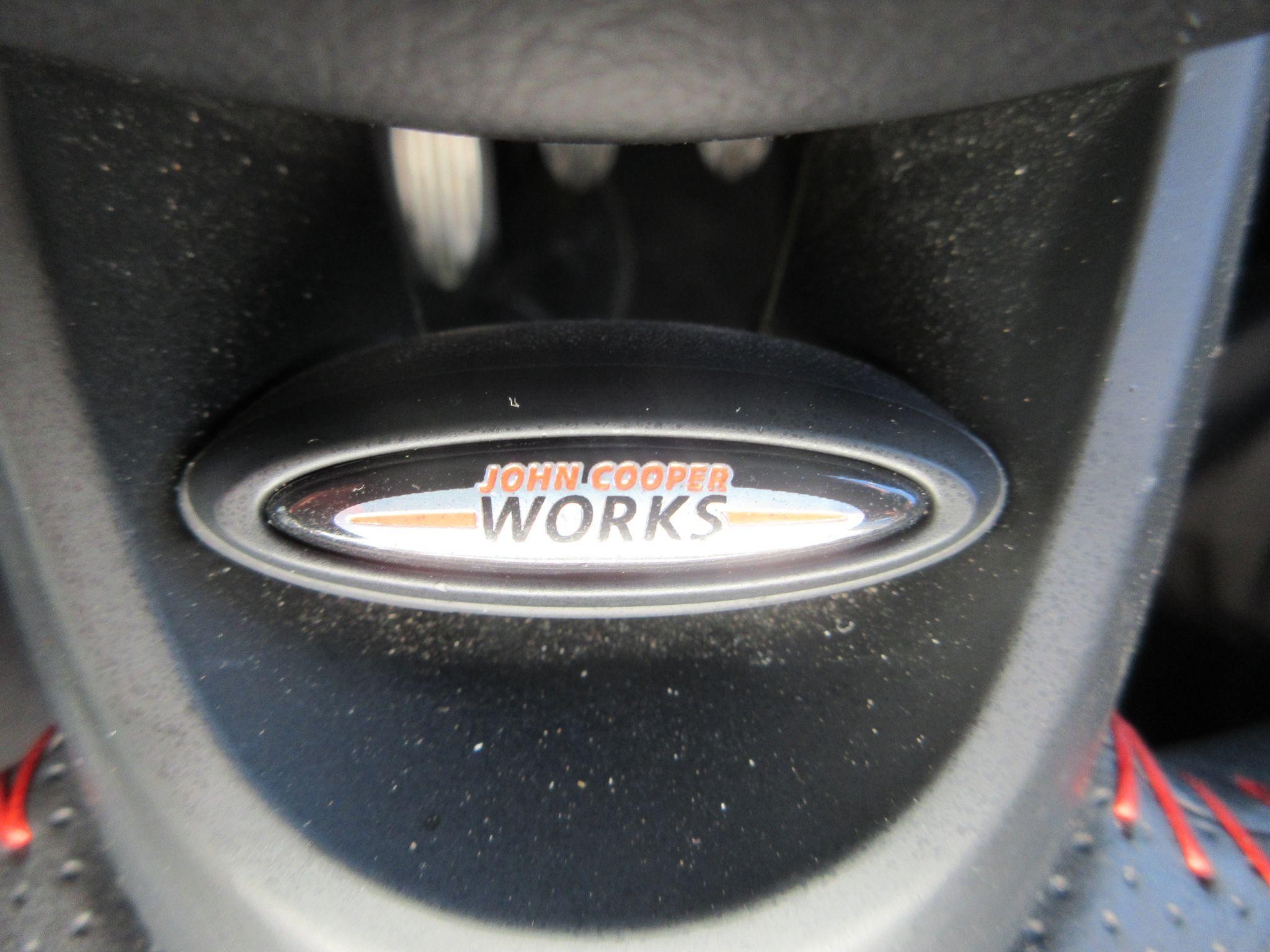 MINI Hatch Image 22