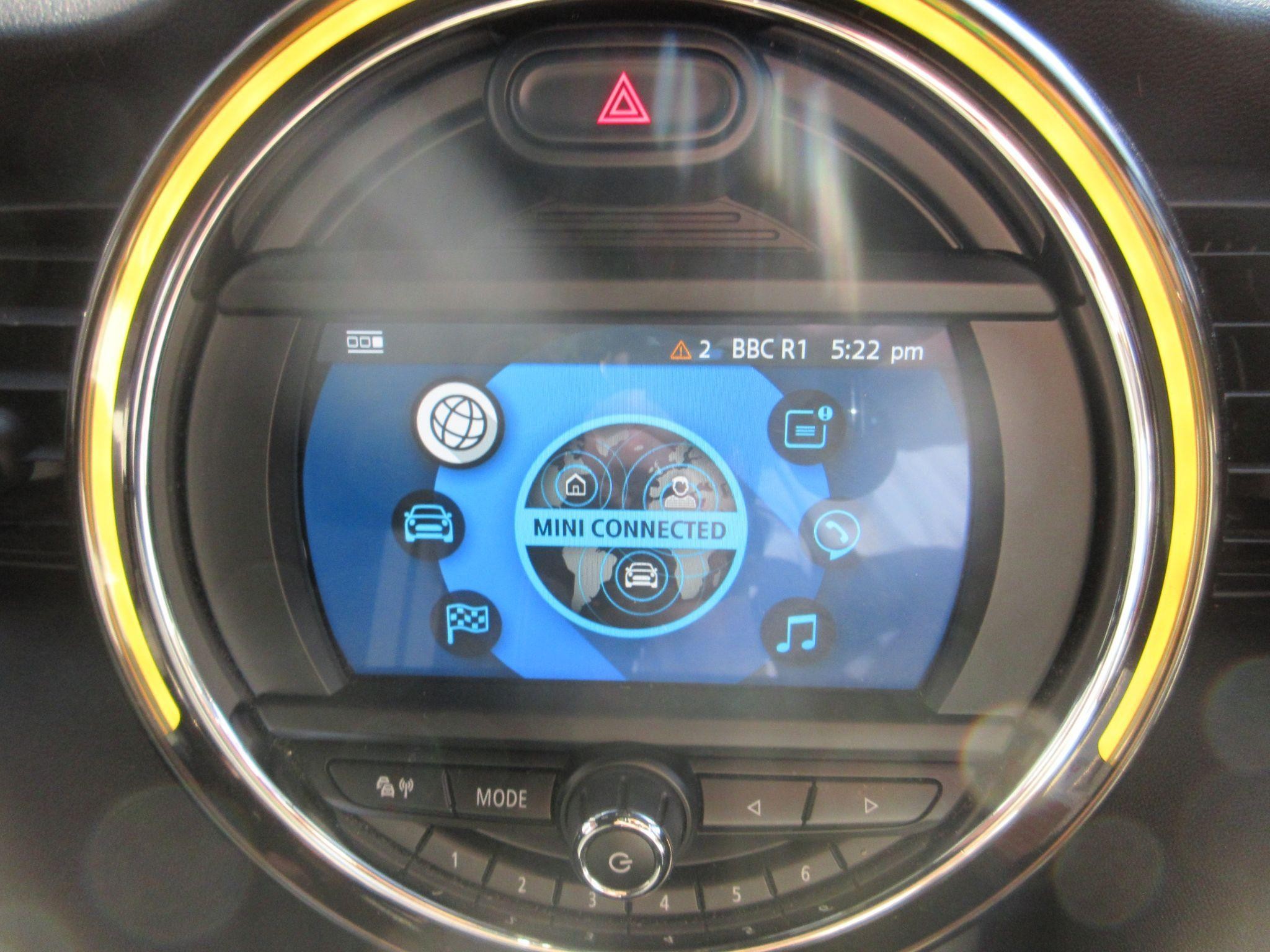 MINI Hatch Image 26
