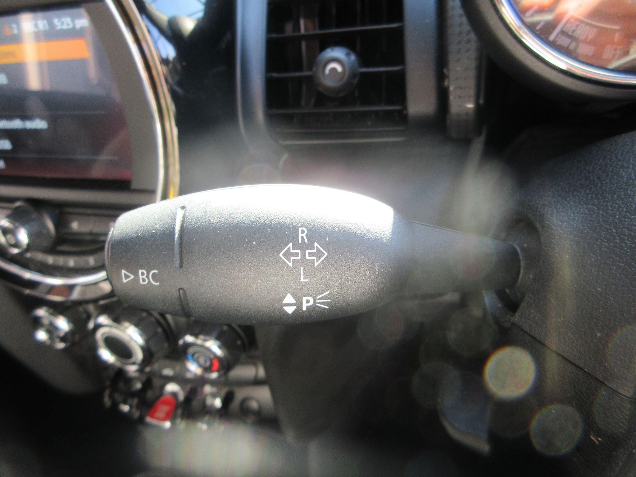 MINI Hatch Image 30