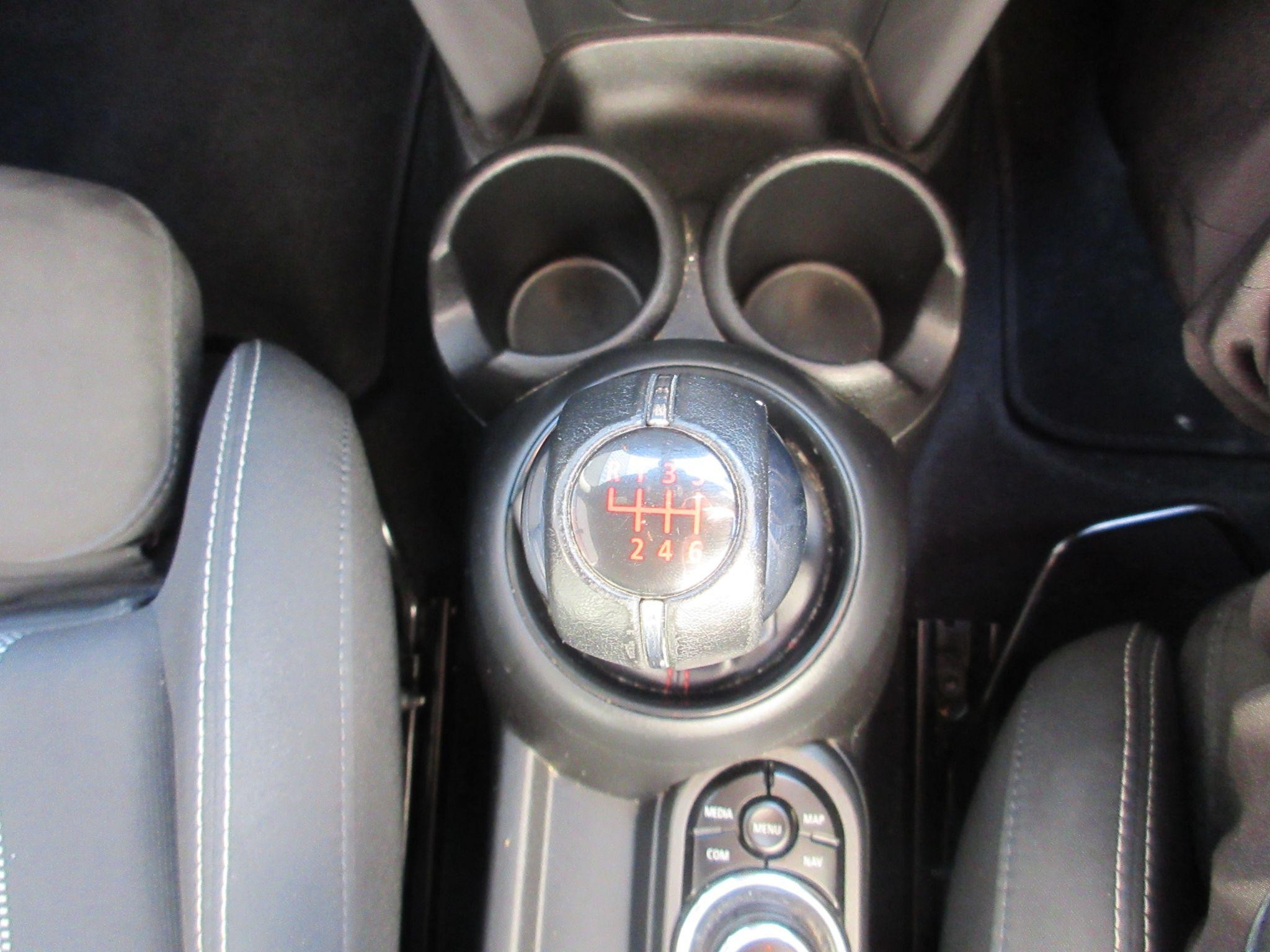 MINI Hatch Image 33