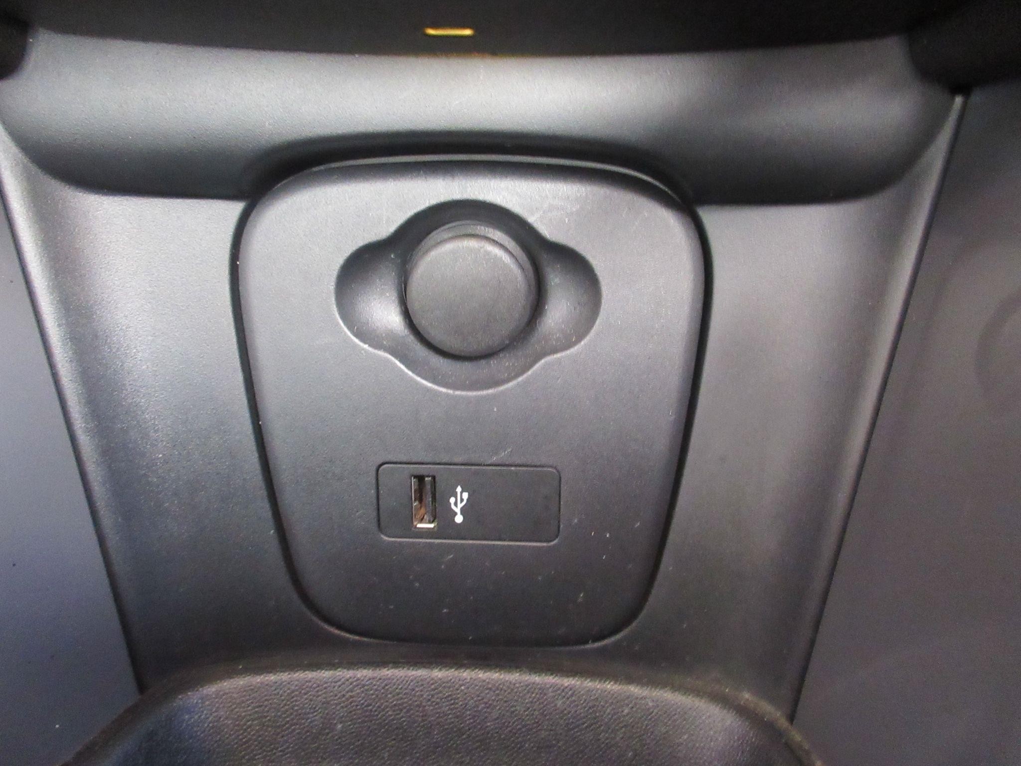 MINI Hatch Image 37