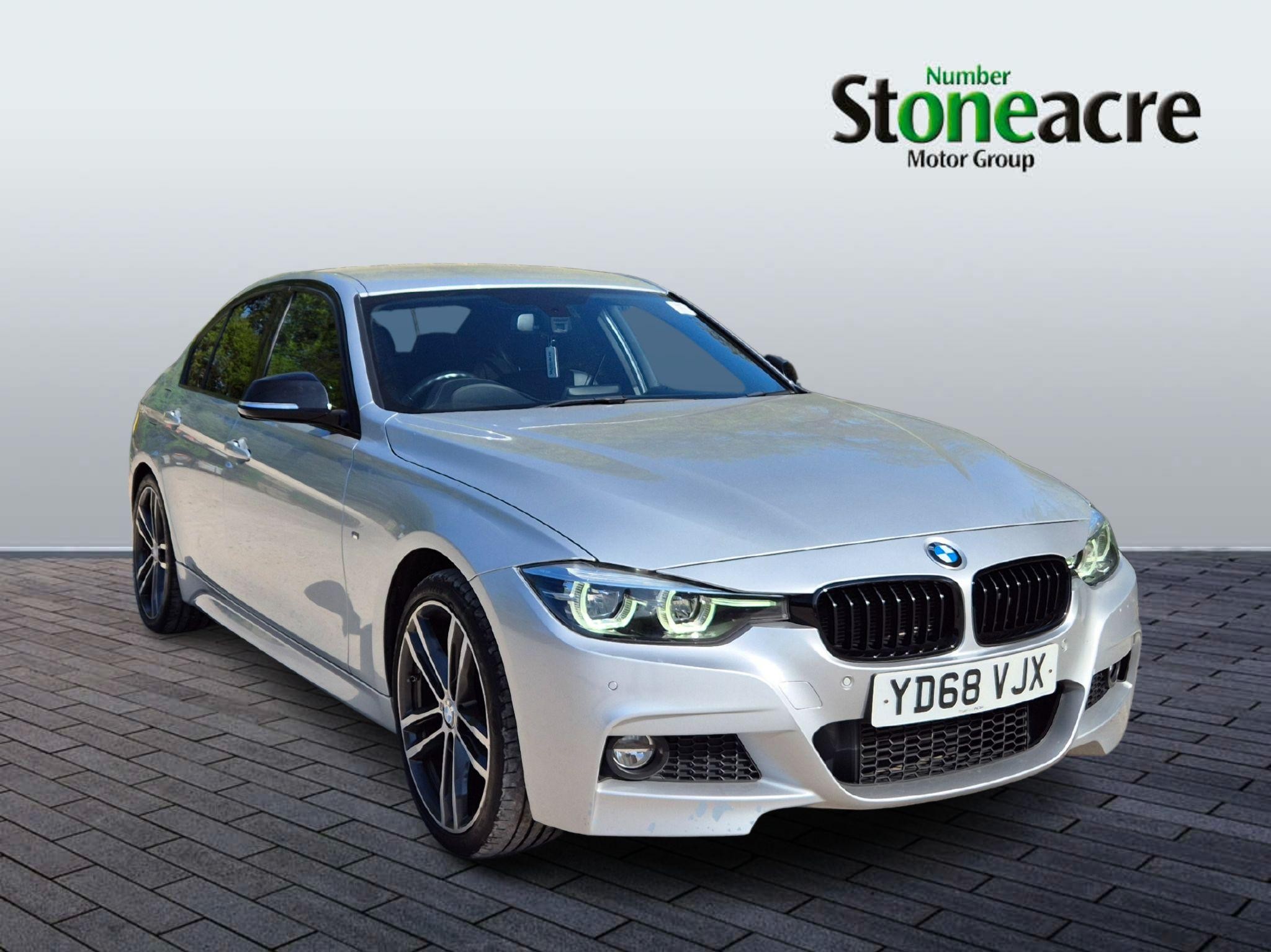 BMW 3 Series Image 1