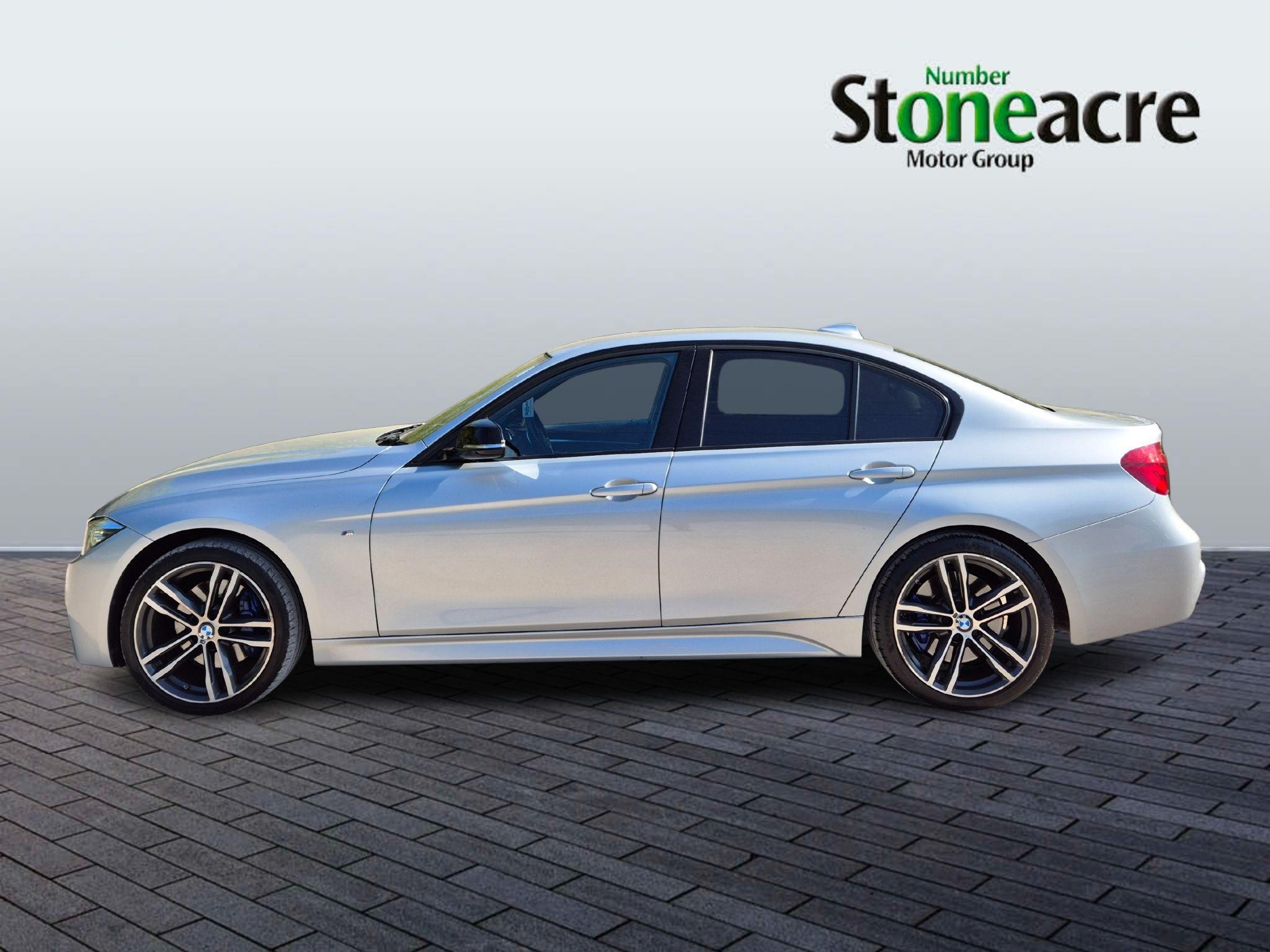 BMW 3 Series Image 6