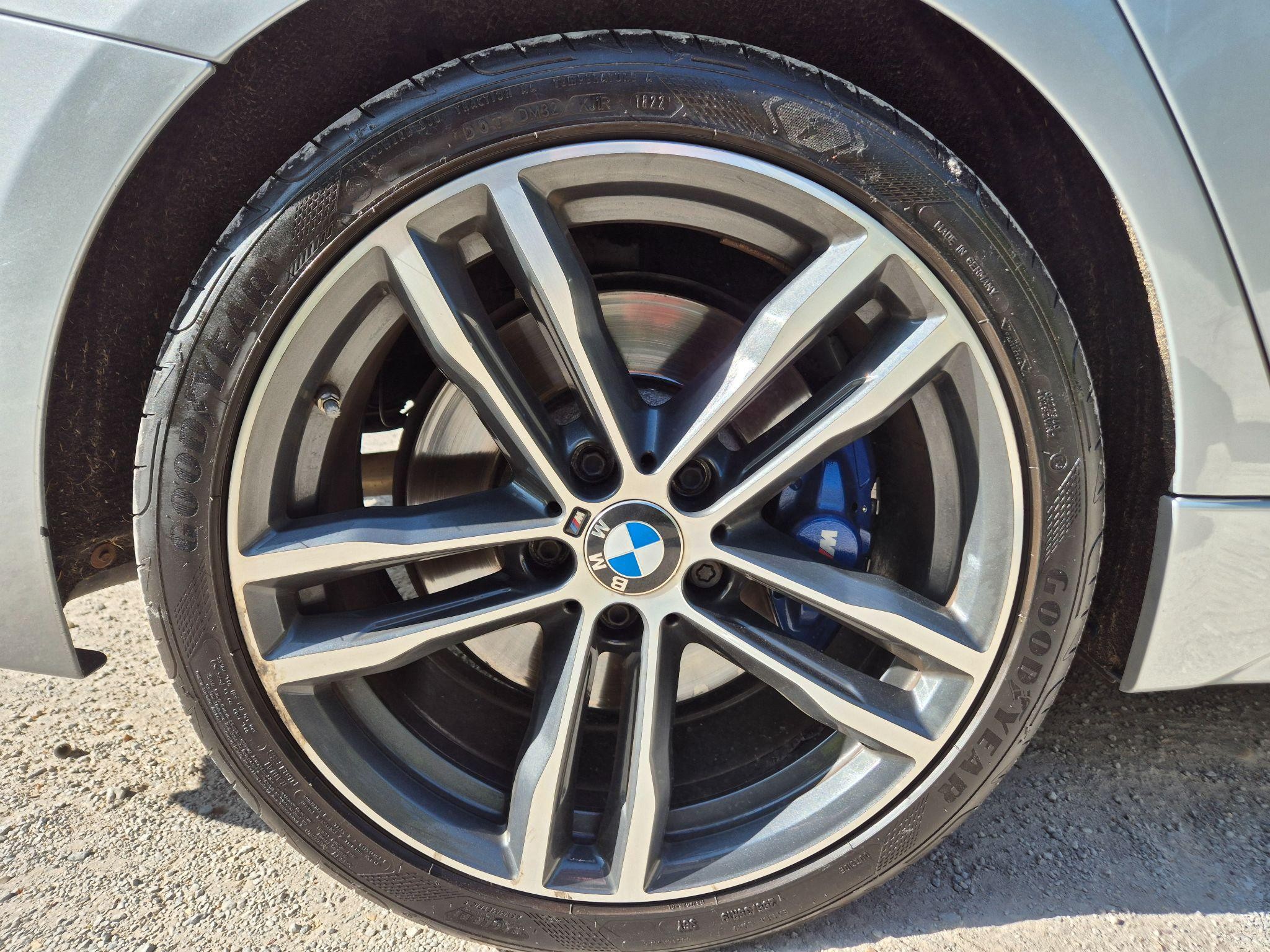 BMW 3 Series Image 10