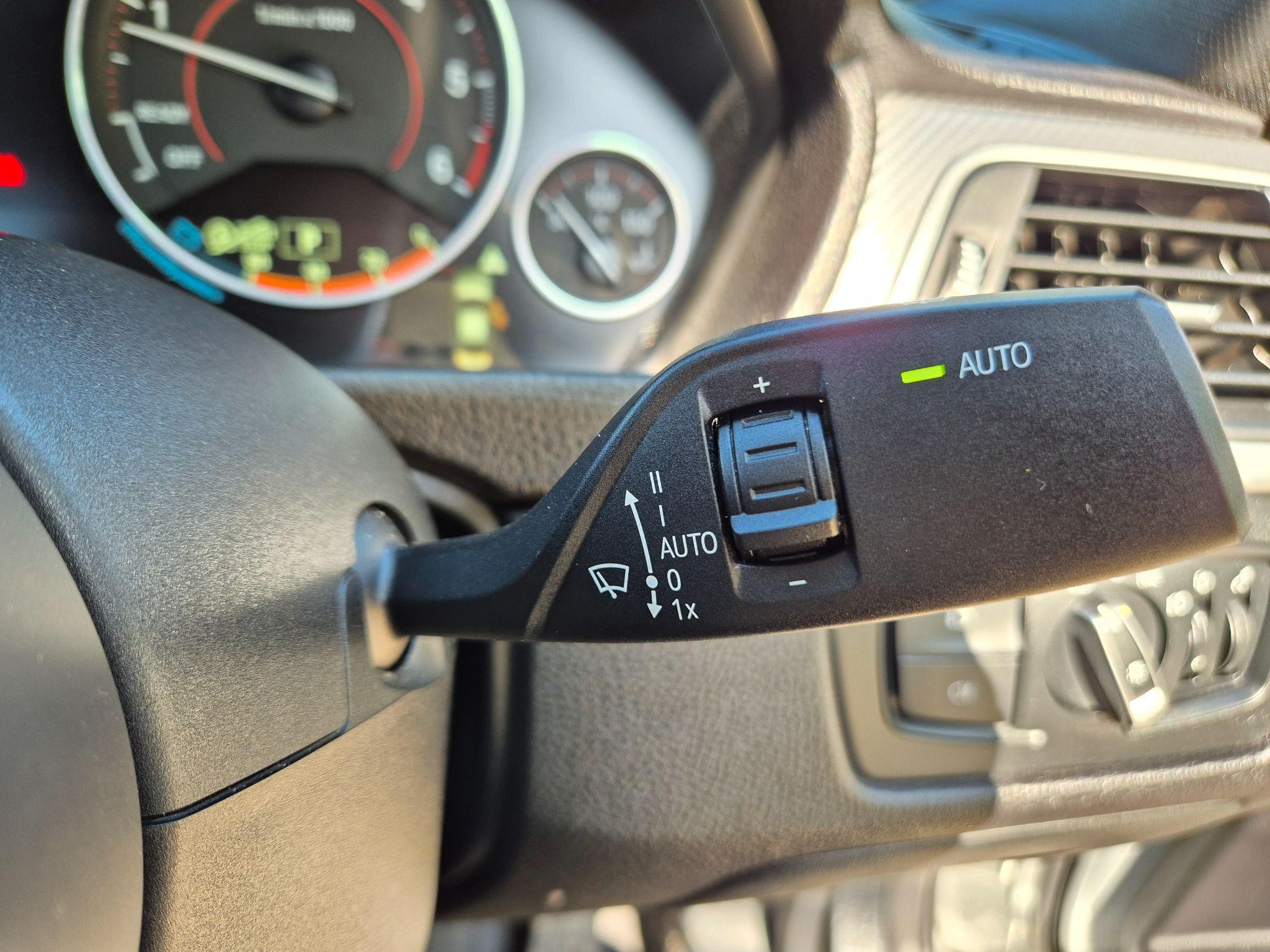 BMW 3 Series Image 16