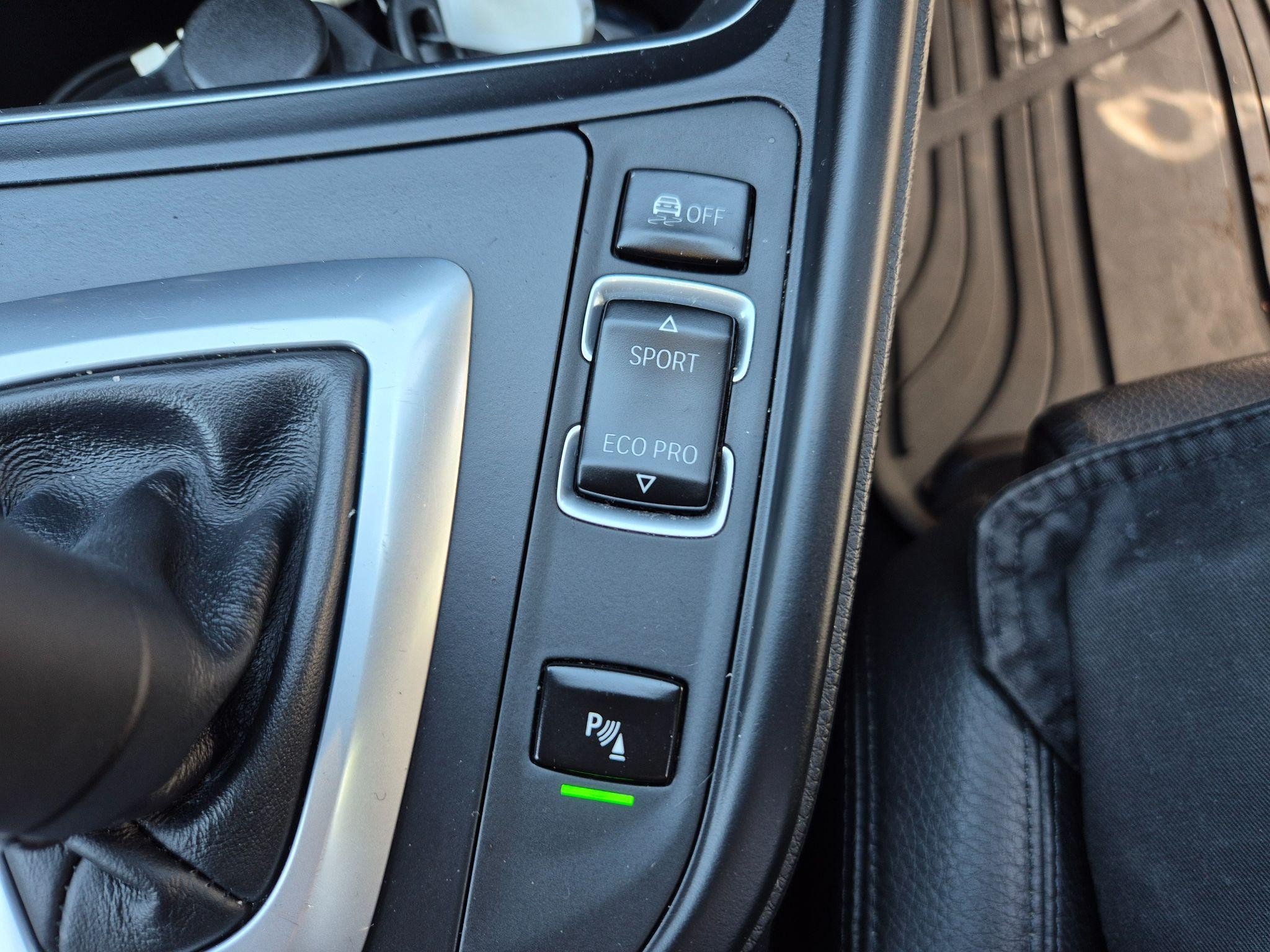 BMW 3 Series Image 21