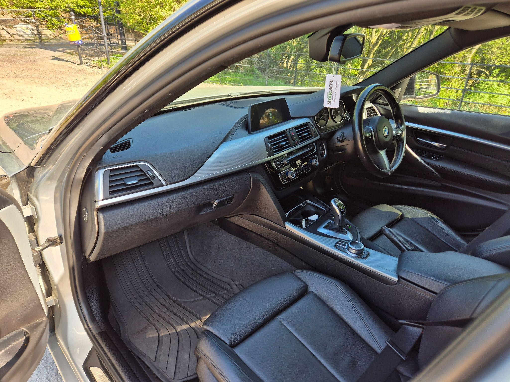 BMW 3 Series Image 26
