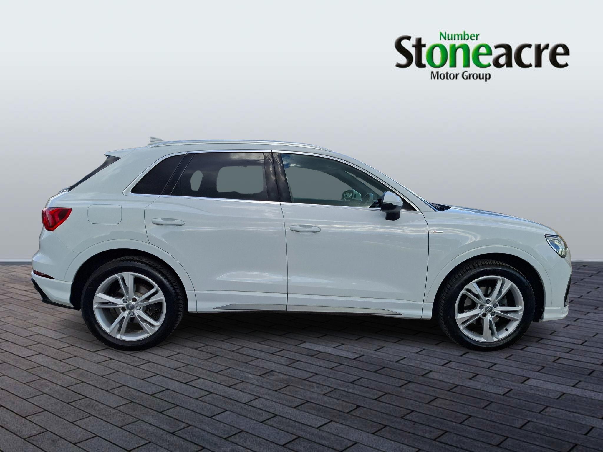 Audi Q3 Image 7
