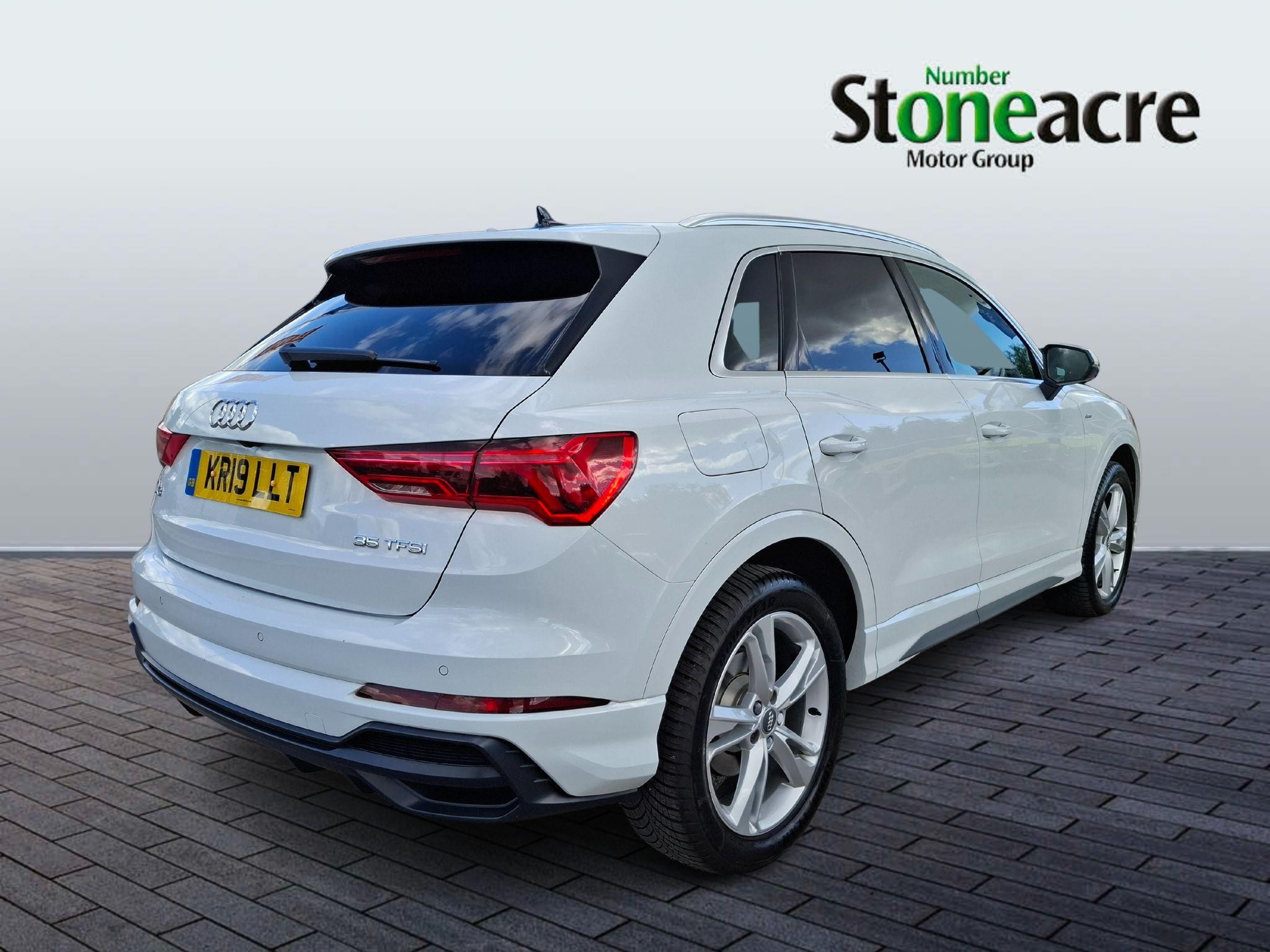 Audi Q3 Image 8