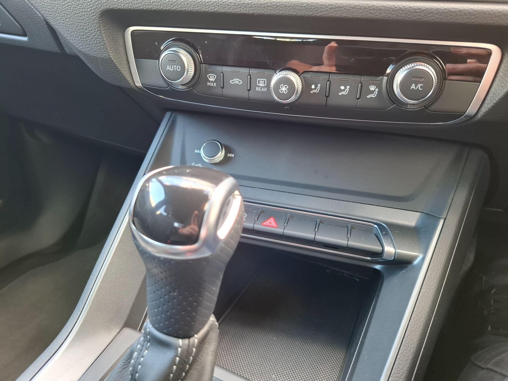 Audi Q3 Image 12