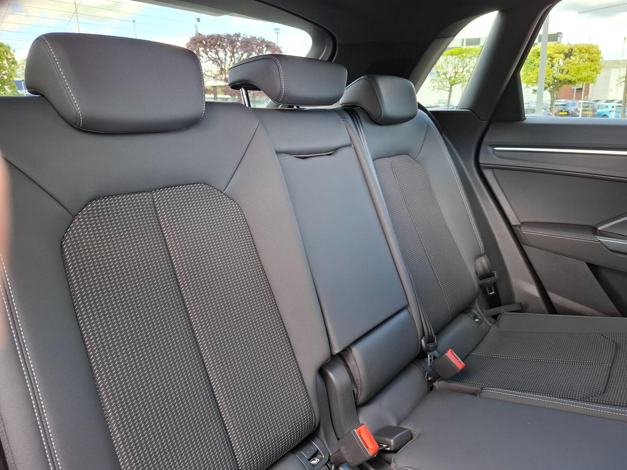 Audi Q3 Image 14