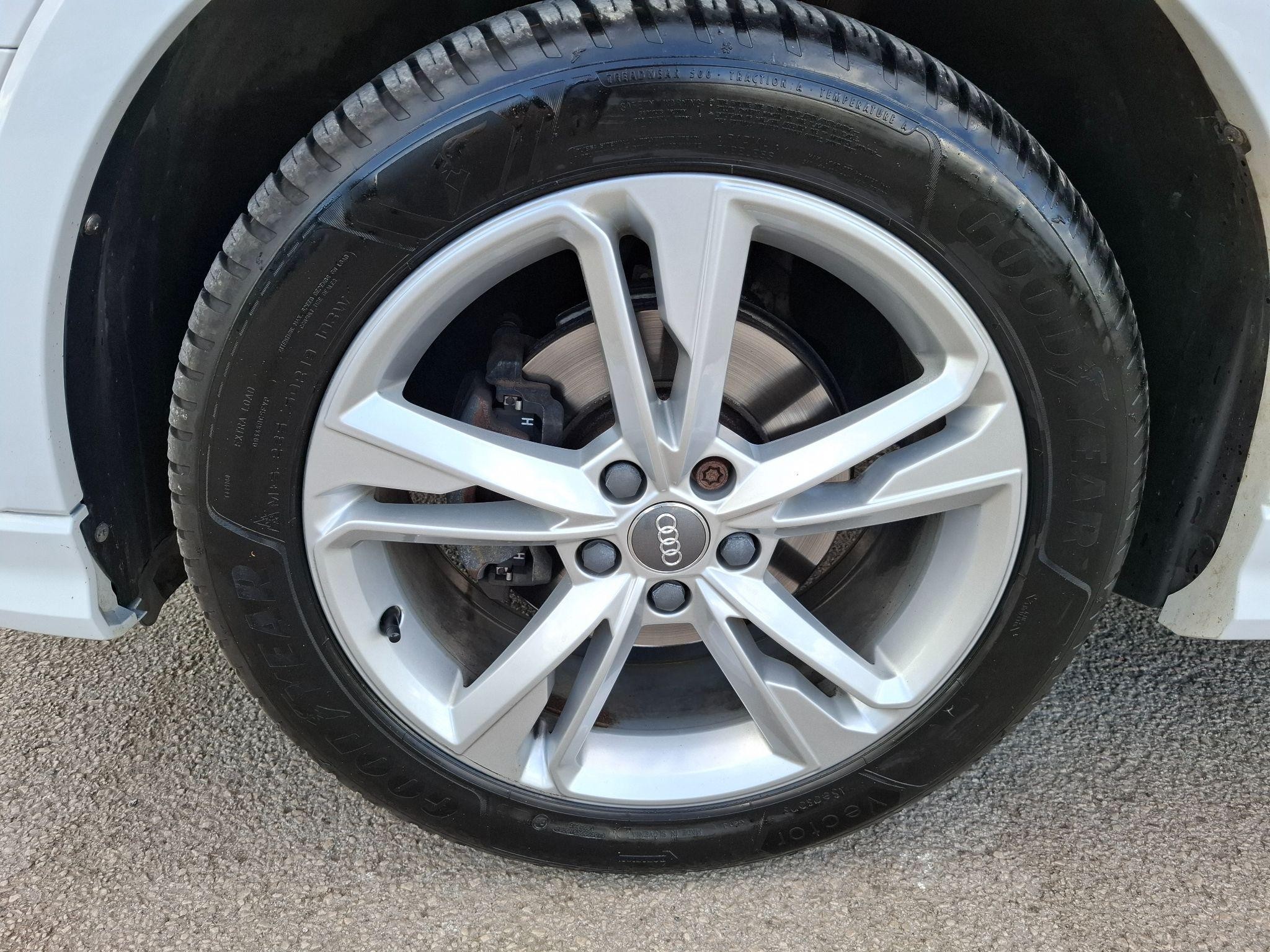 Audi Q3 Image 20
