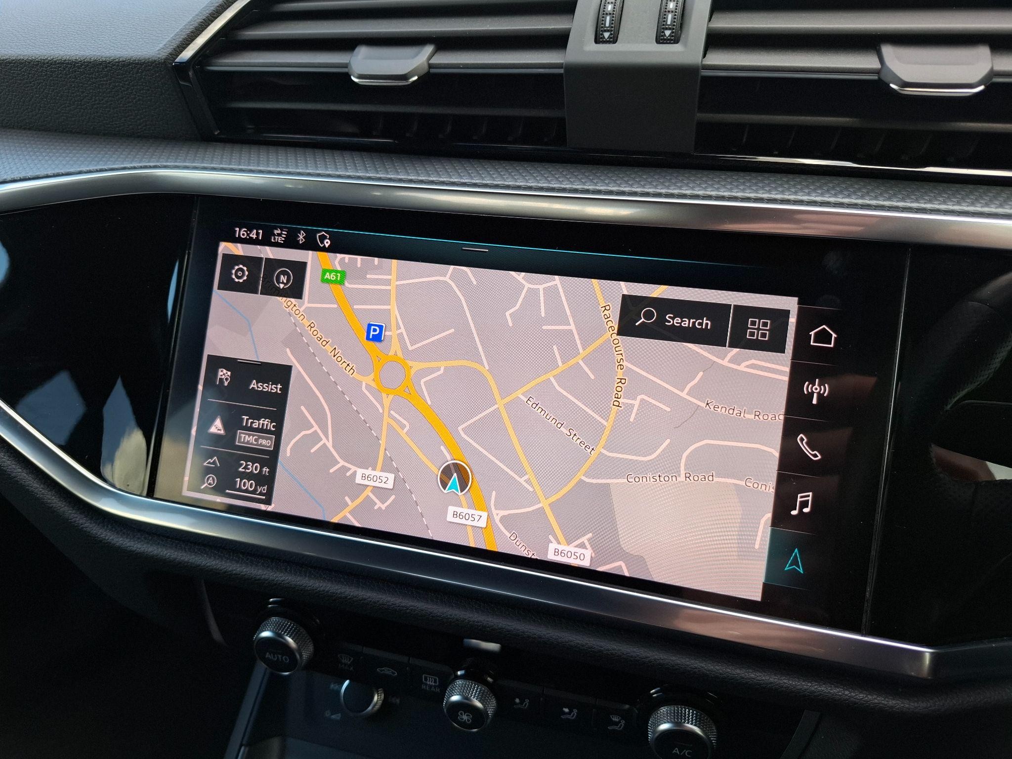 Audi Q3 Image 22