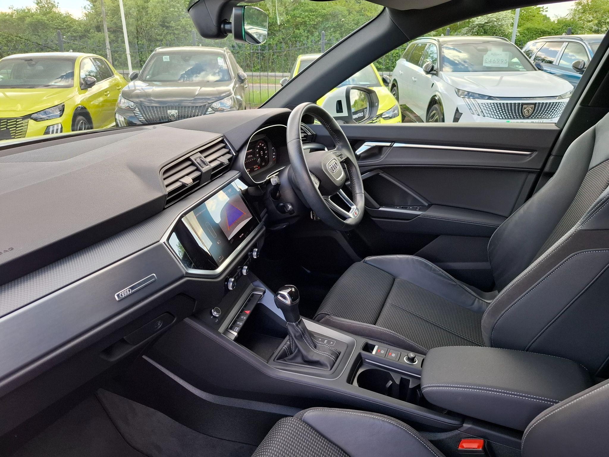 Audi Q3 Image 27
