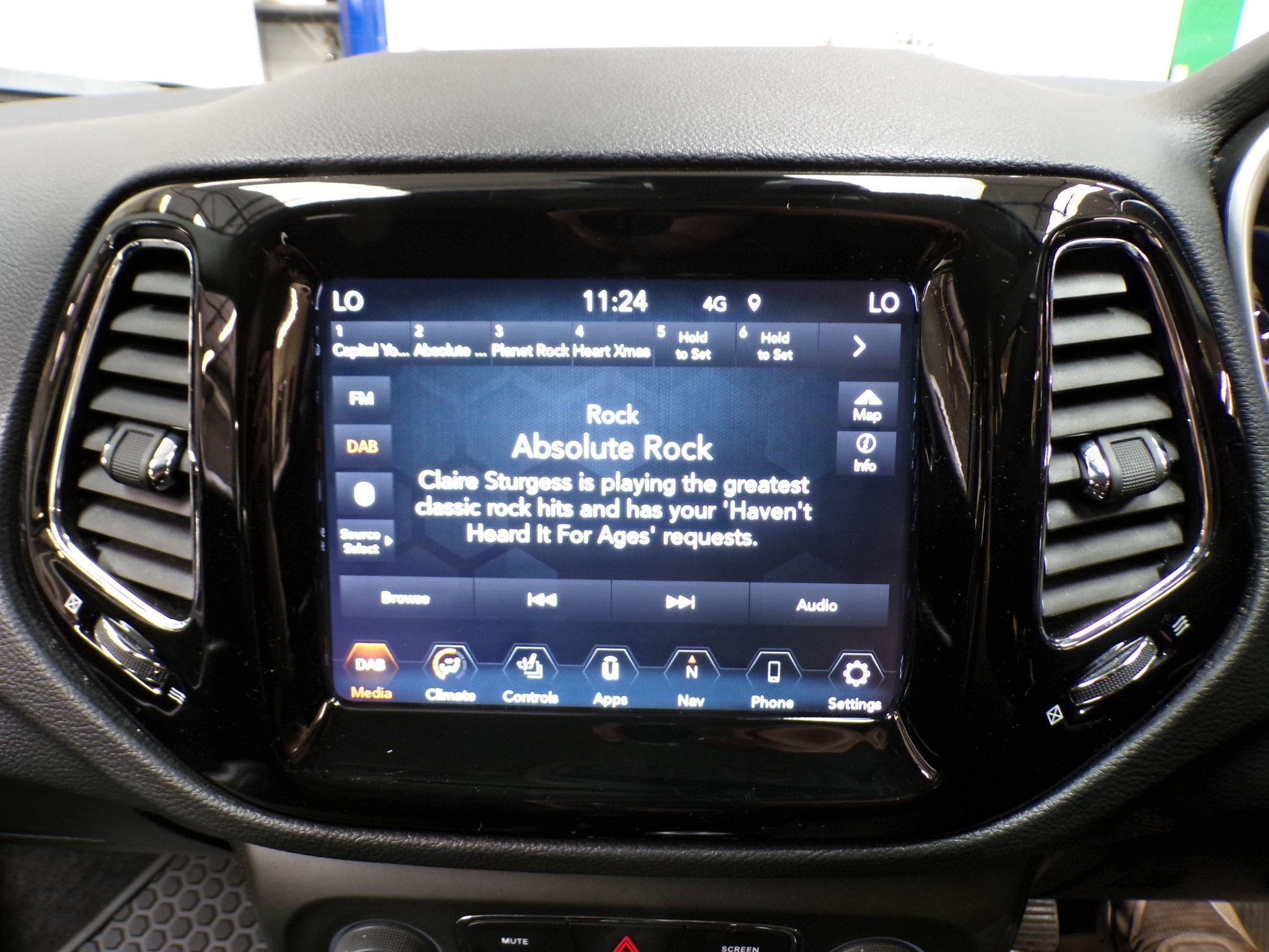 Jeep Compass Image 16
