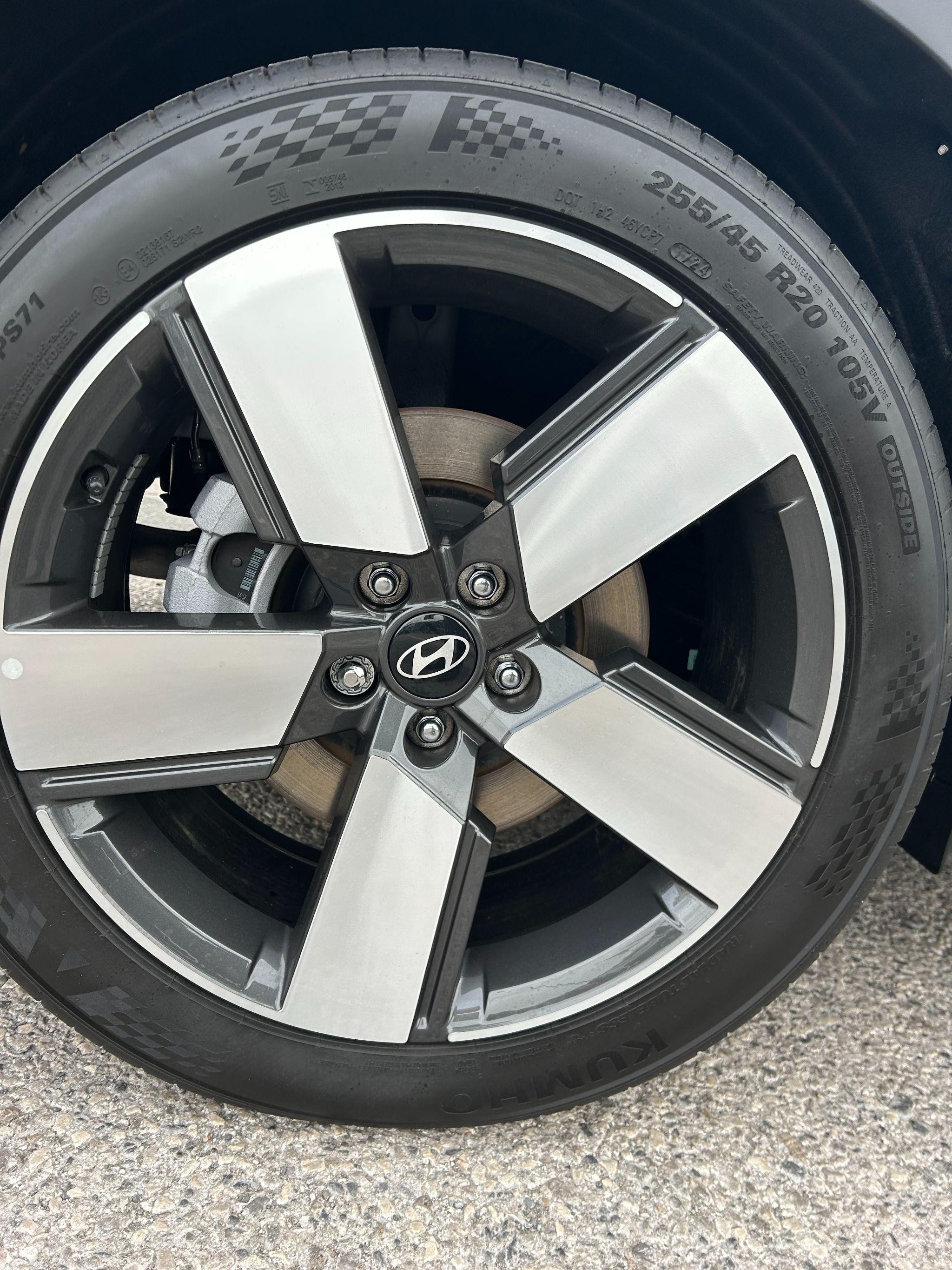 Hyundai SANTA FE Image 9