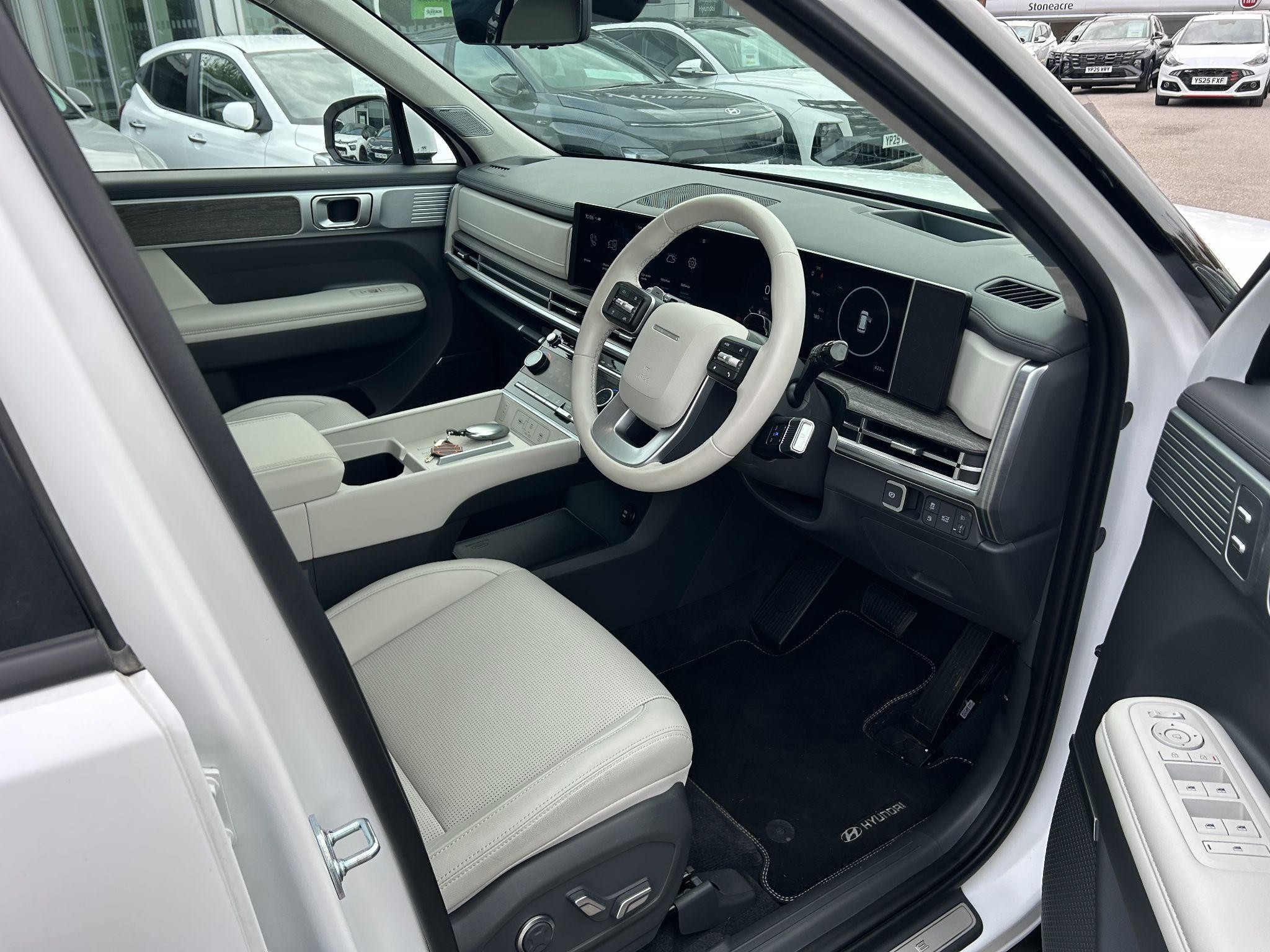 Hyundai SANTA FE Image 10