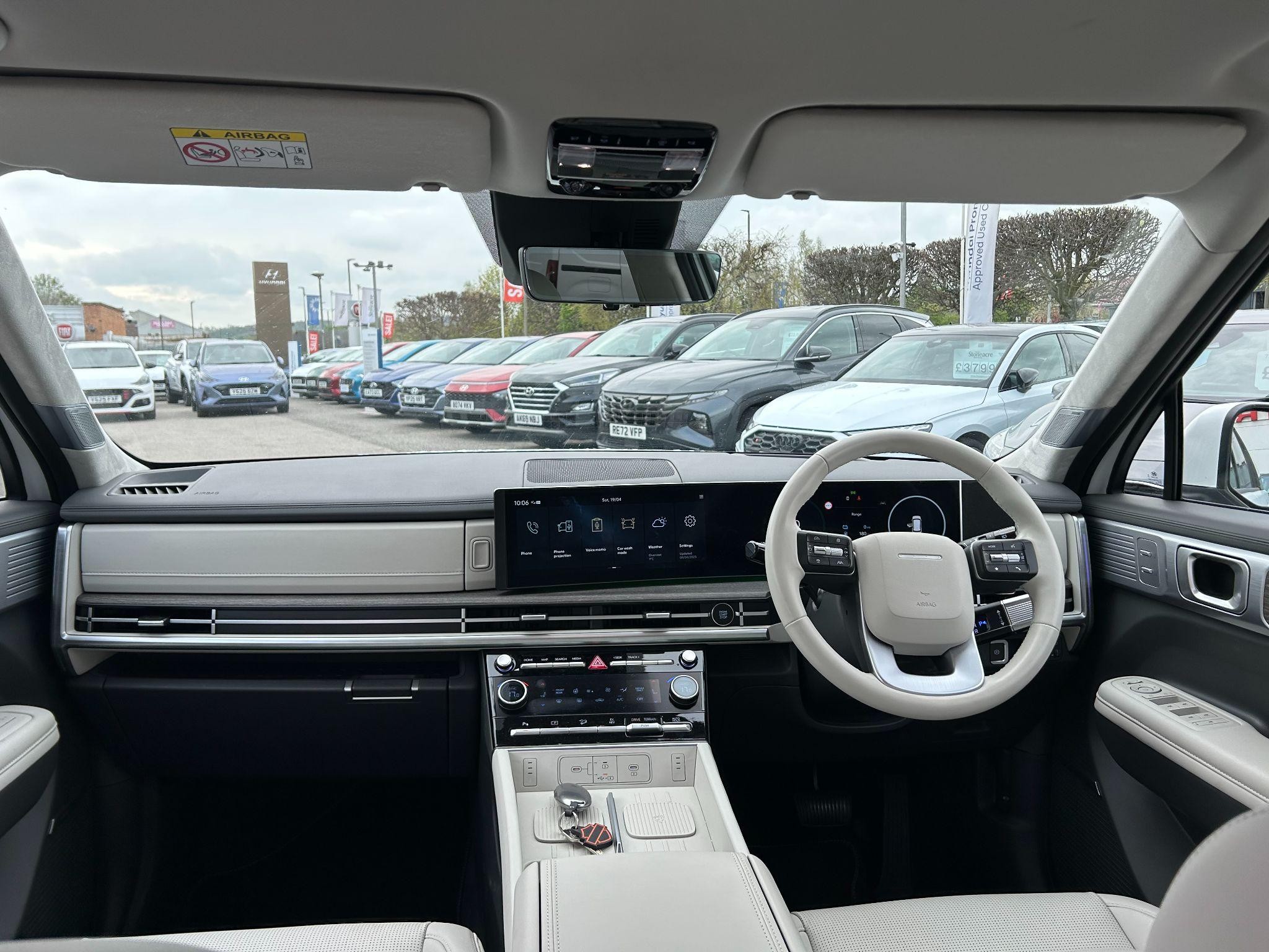 Hyundai SANTA FE Image 12