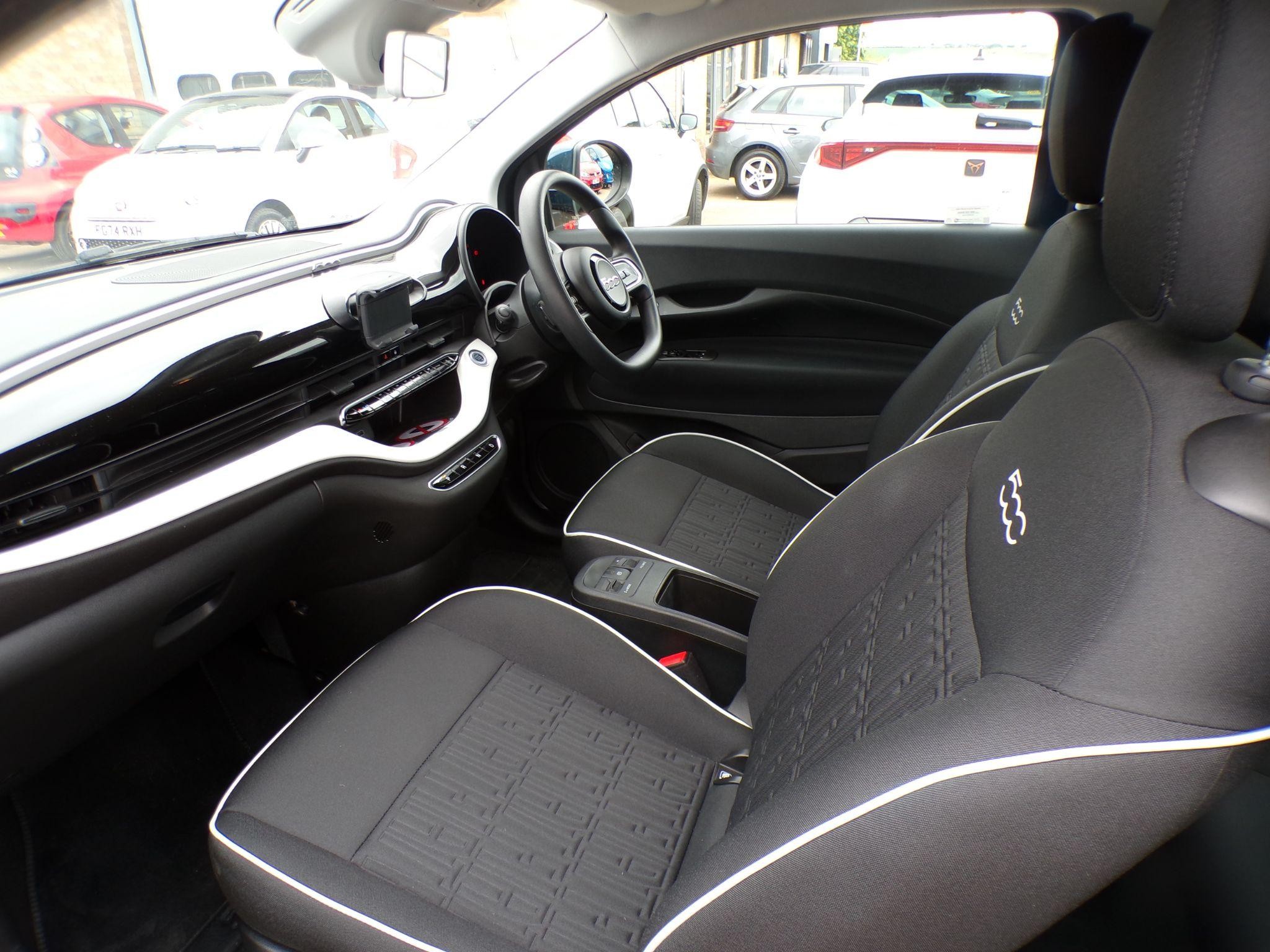 Fiat 500e Image 23