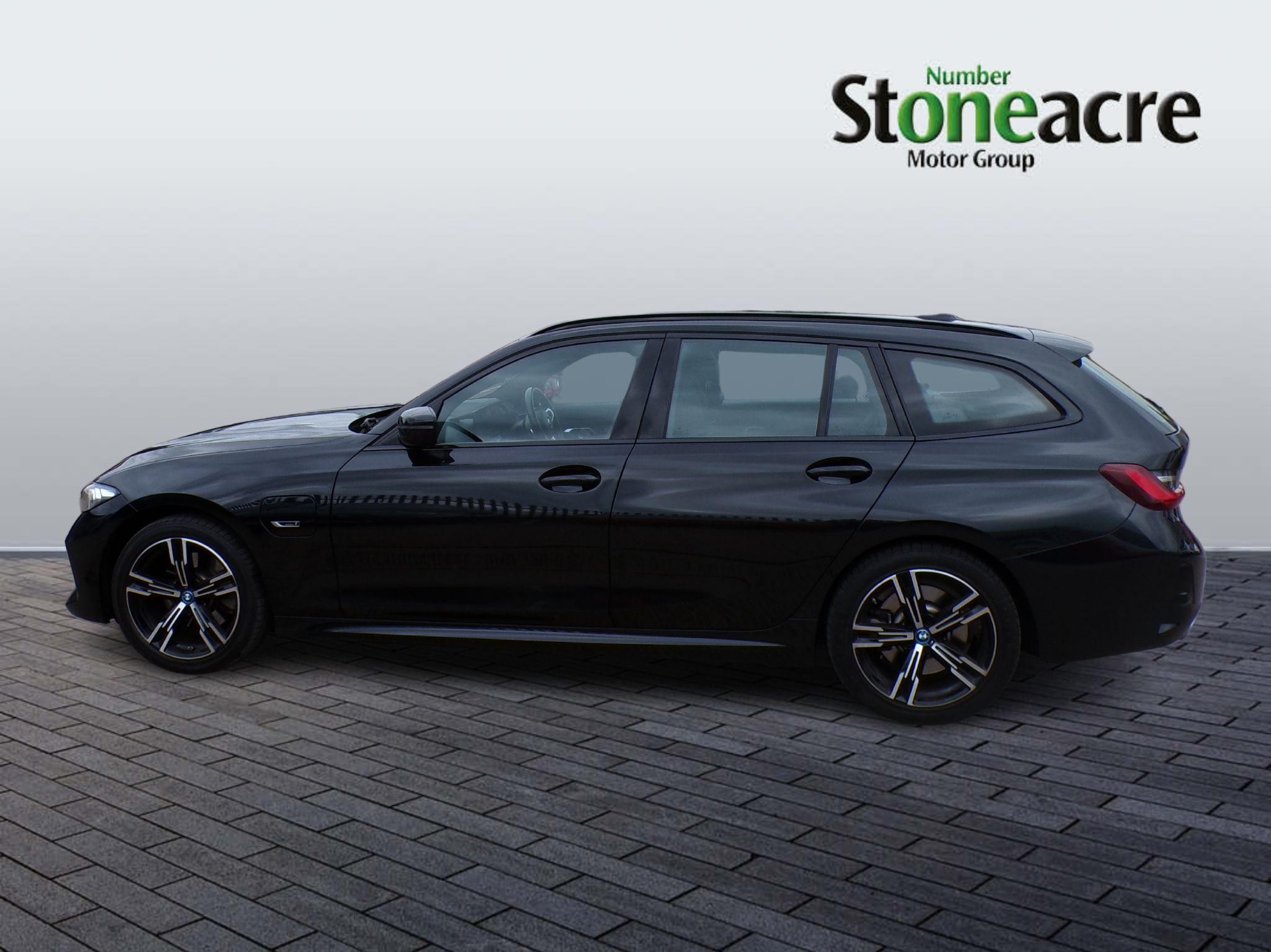 BMW 3 Series Image 5