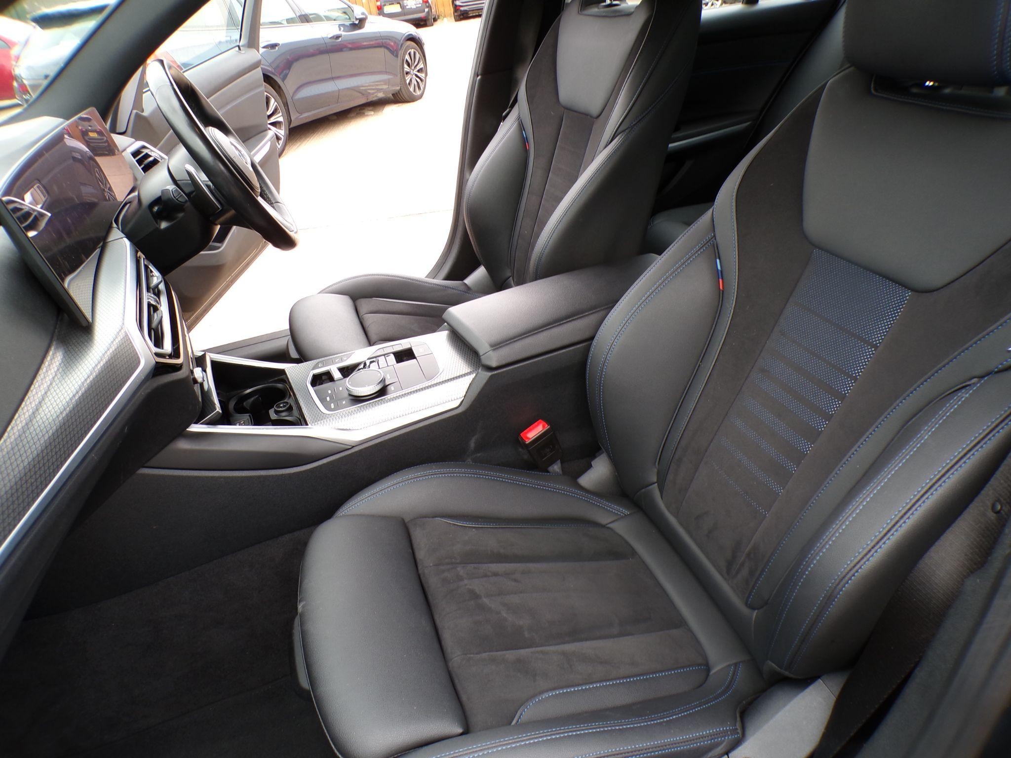 BMW 3 Series Image 23