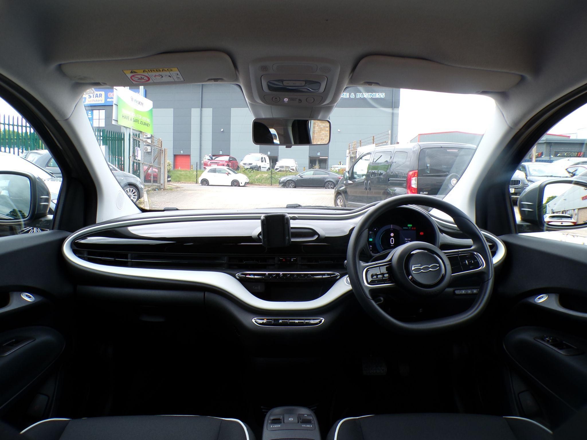 Fiat 500e Image 11